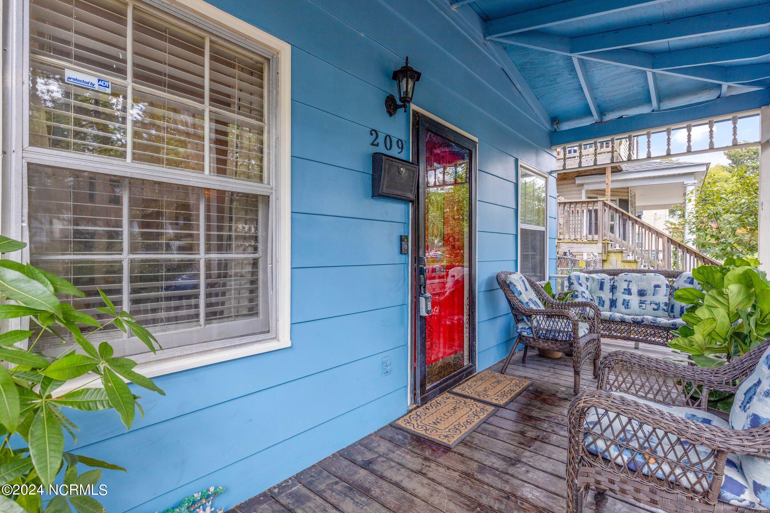 209 Queen Street Property Photo 5