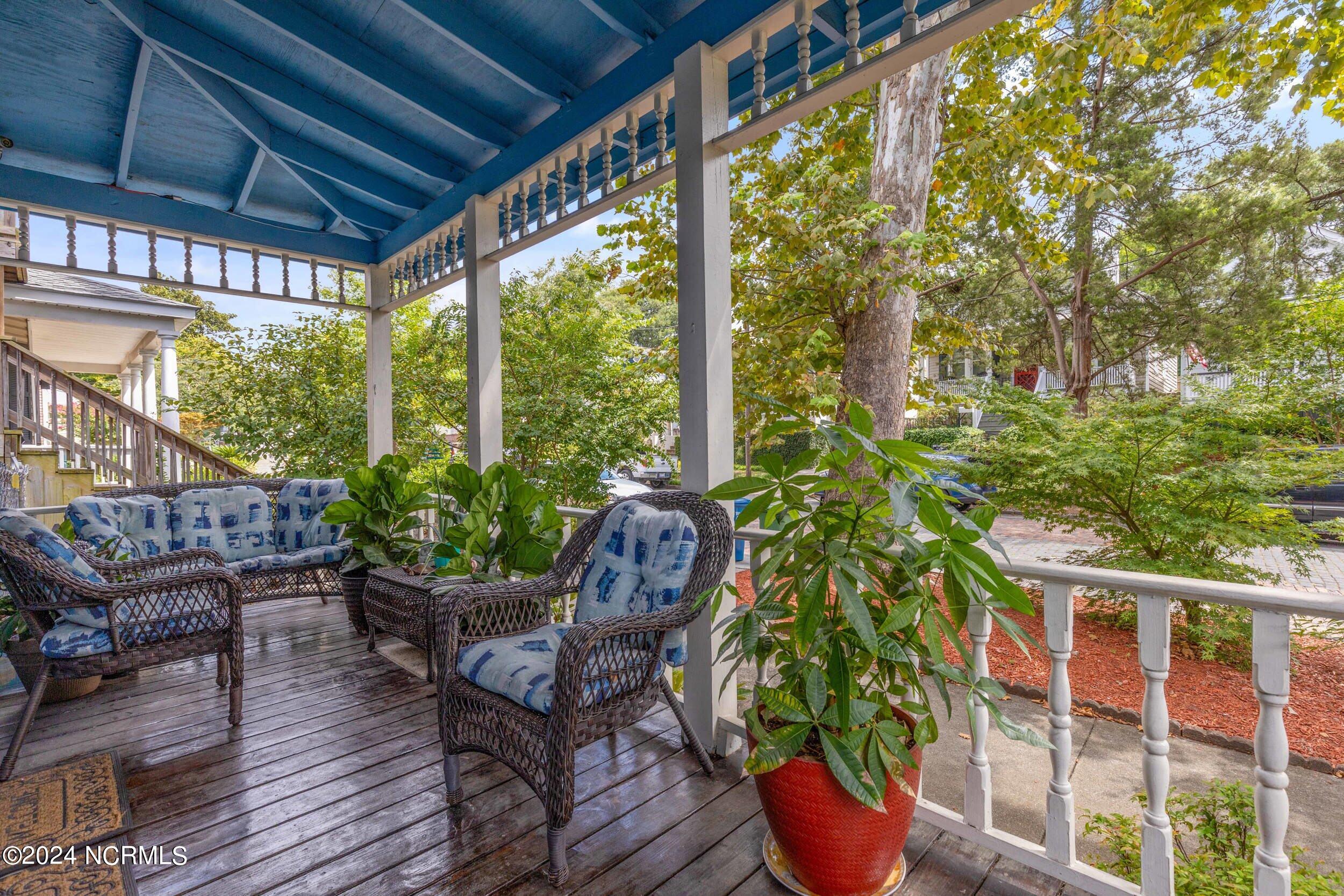 209 Queen Street Property Photo 6