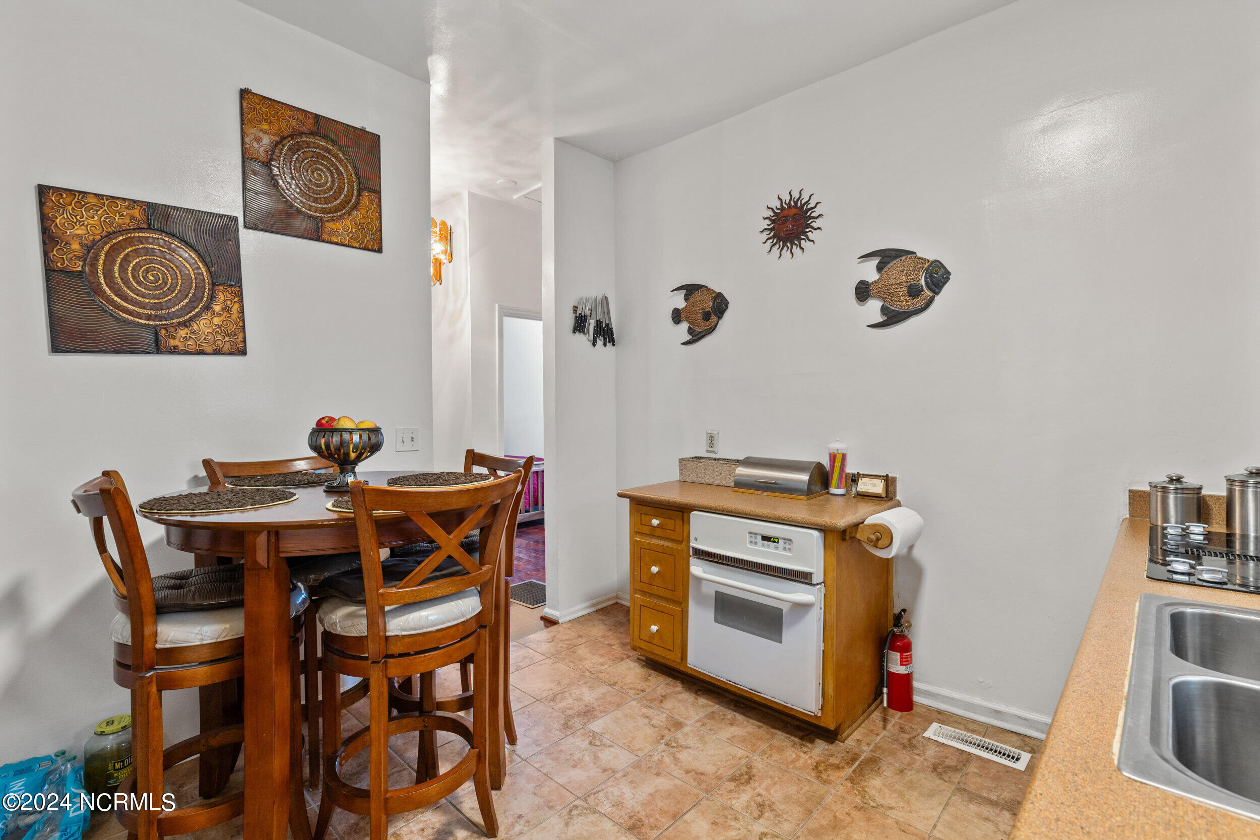 209 Queen Street Property Photo 8