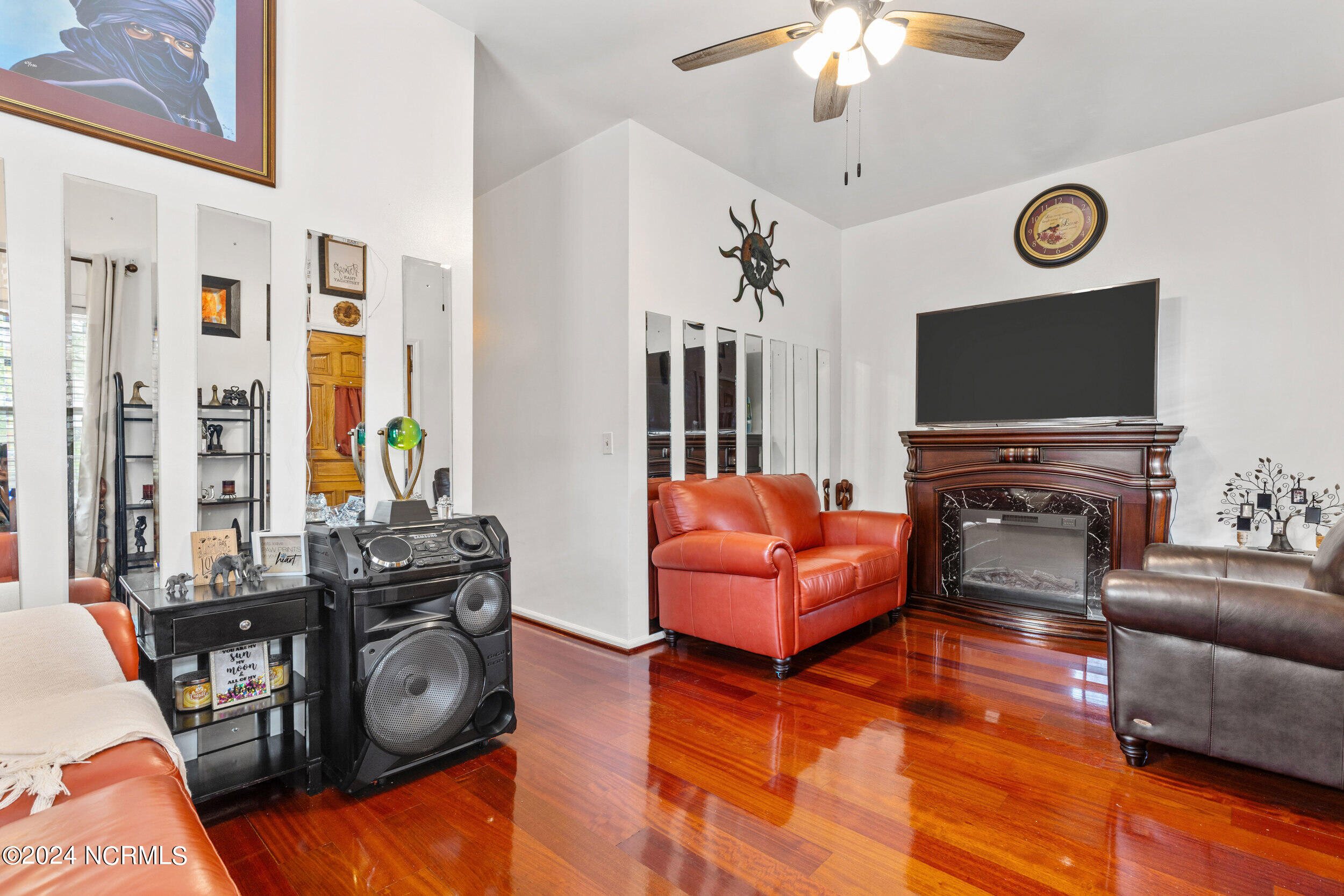 209 Queen Street Property Photo 10