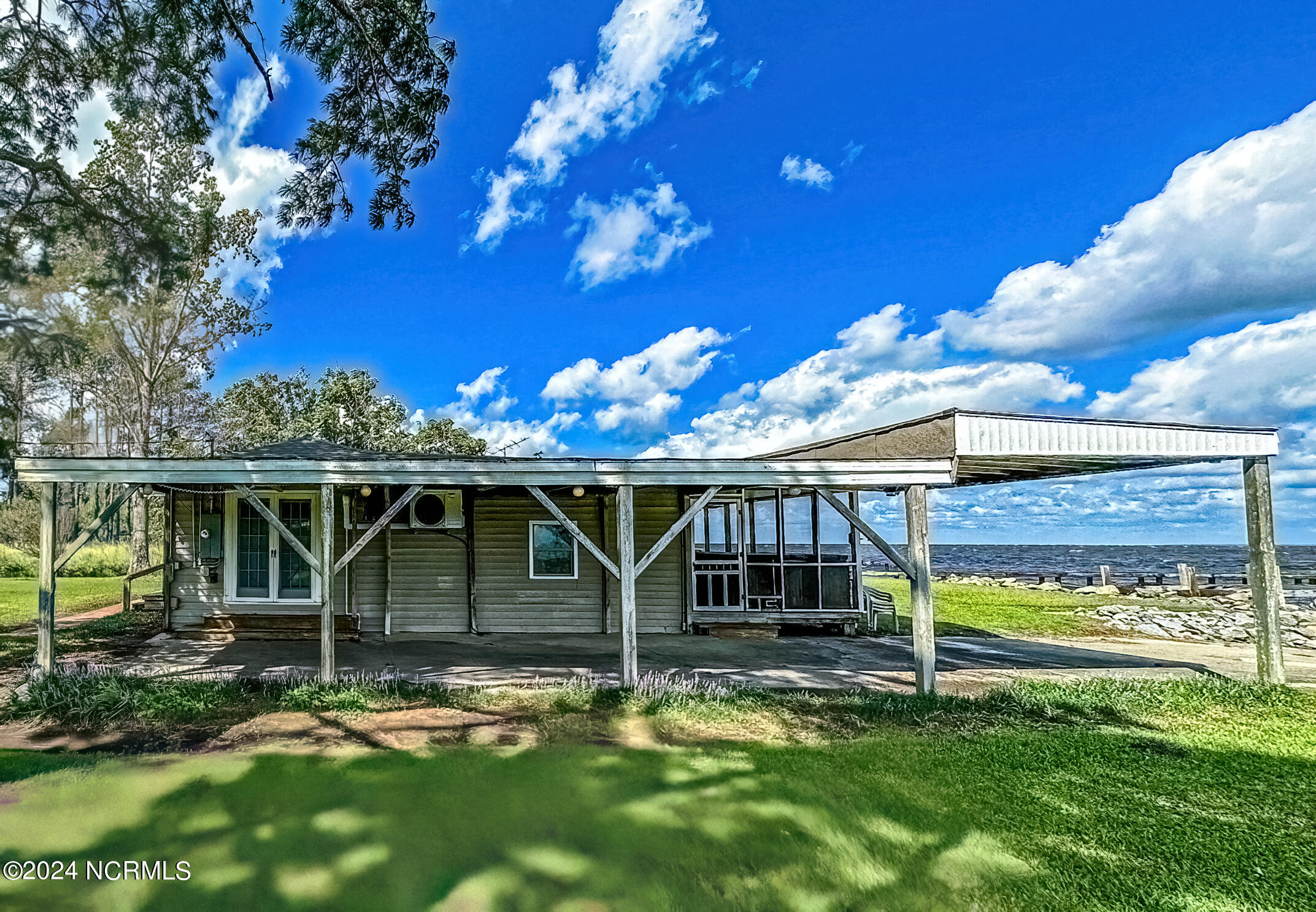 6435 Soundside Road Property Photo 6
