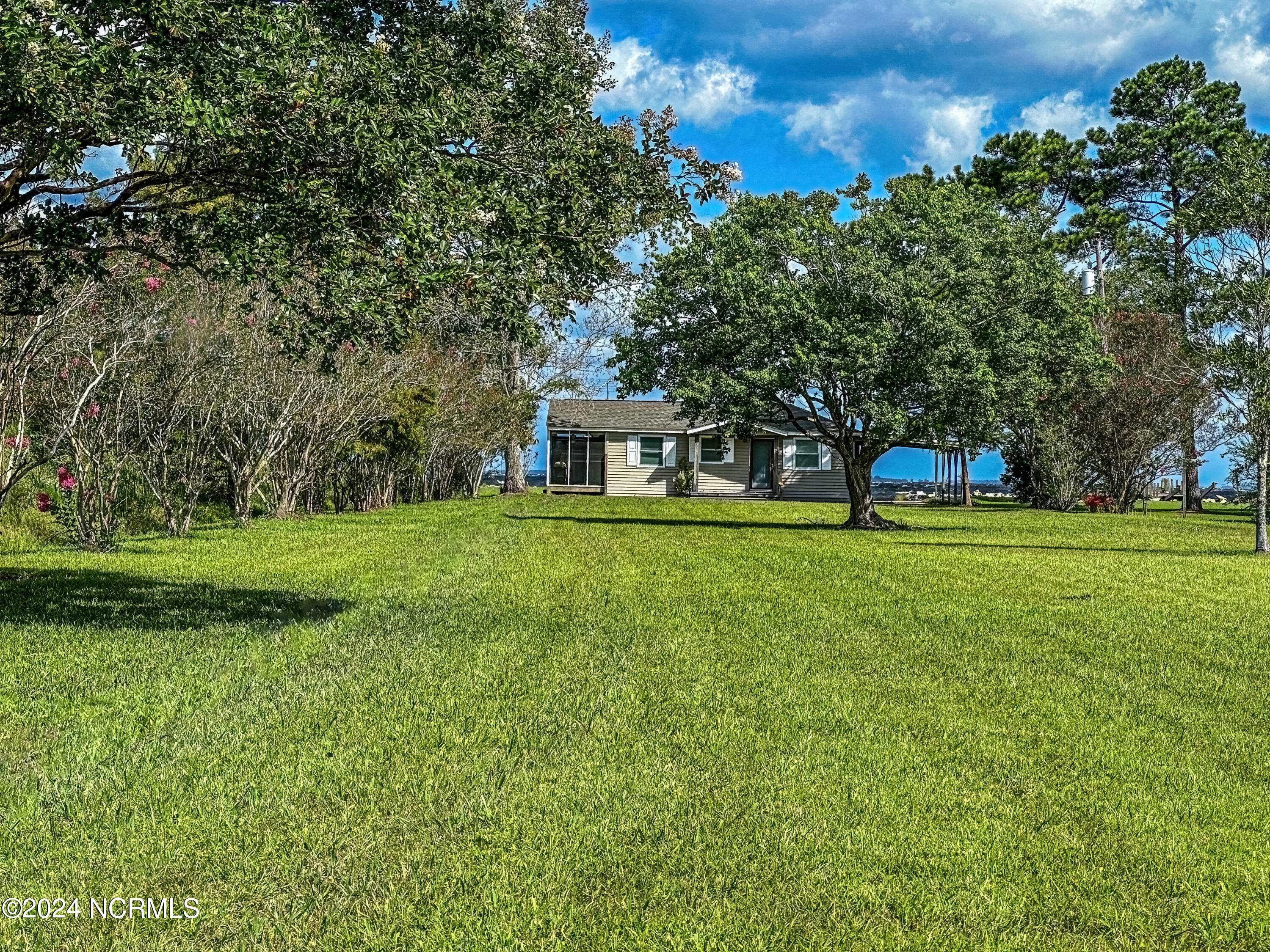 6435 Soundside Road Property Photo 9