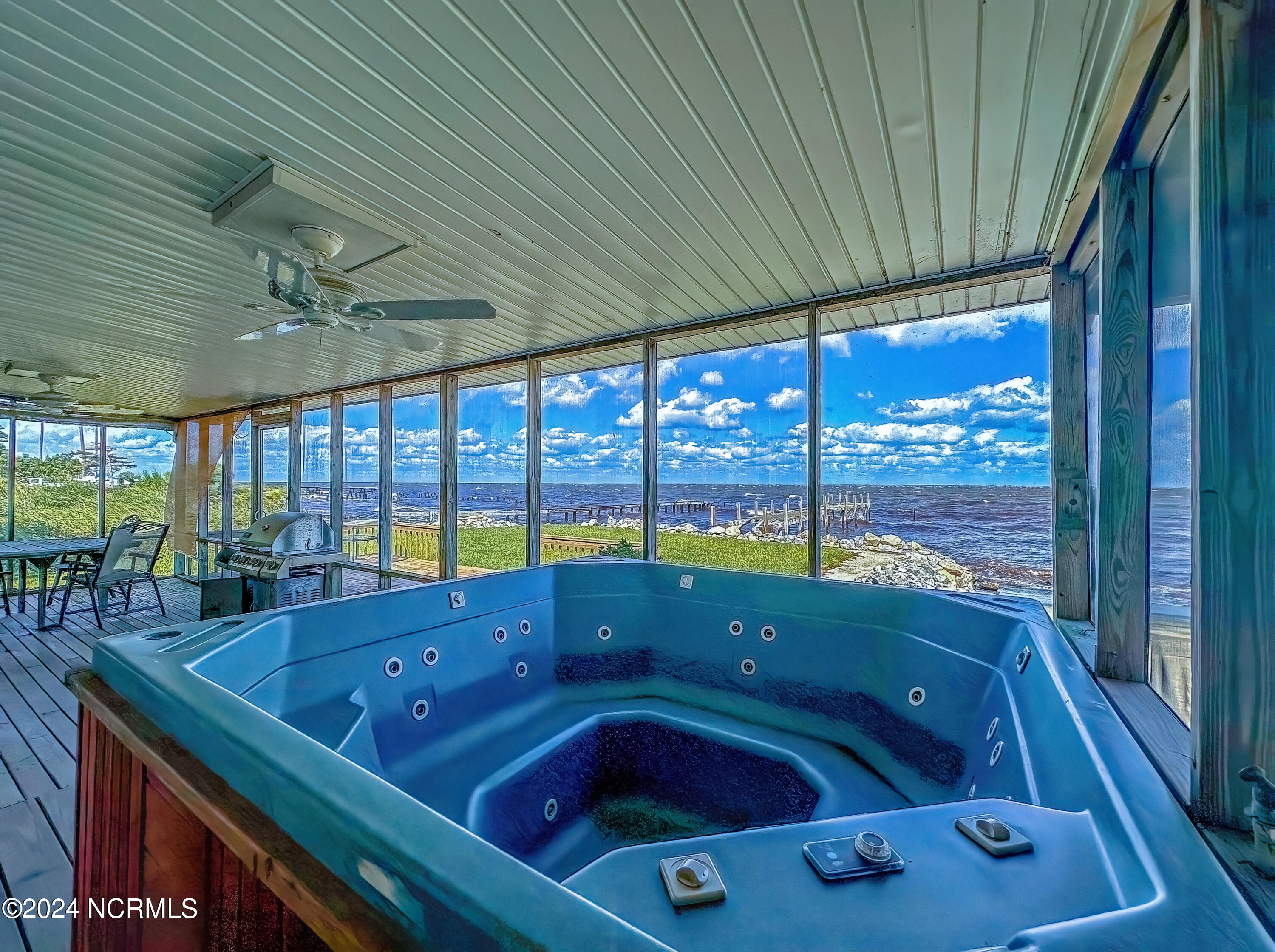 6435 Soundside Road Property Photo 10