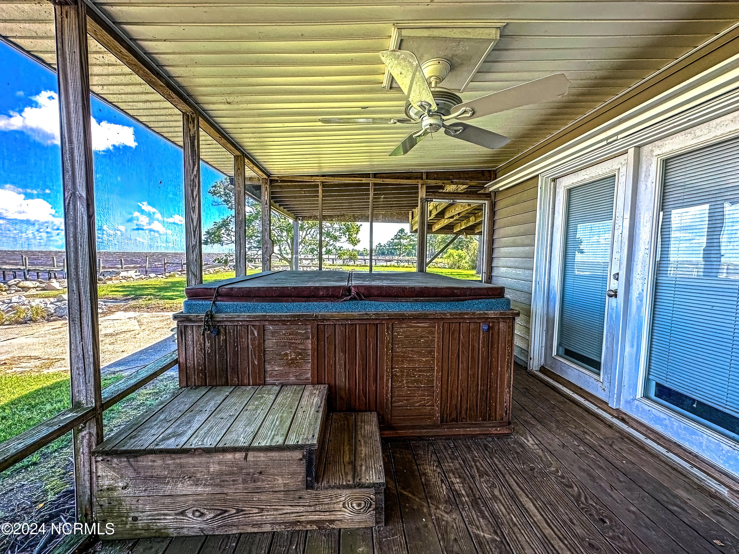 6435 Soundside Road Property Photo 11