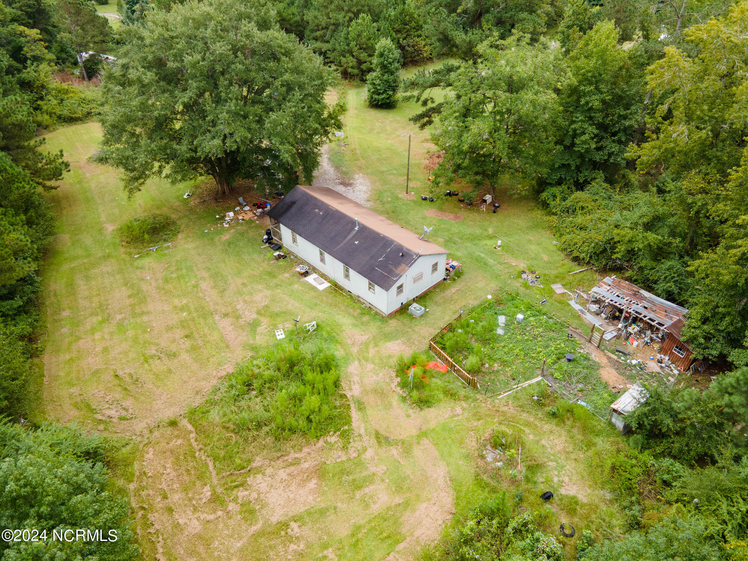 9220 Highsmith Road Property Photo 3