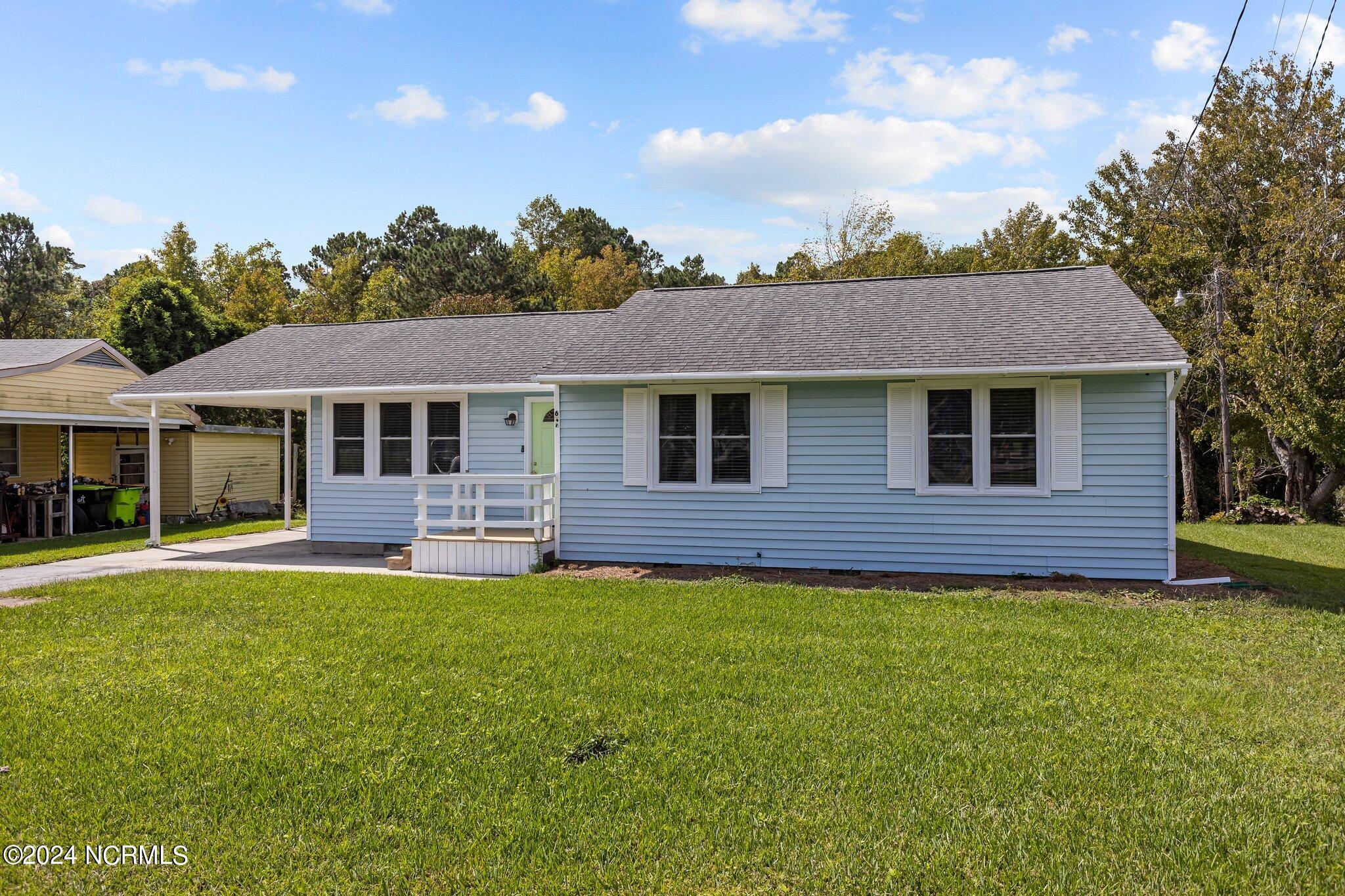 647 W Shore Drive Property Photo 1
