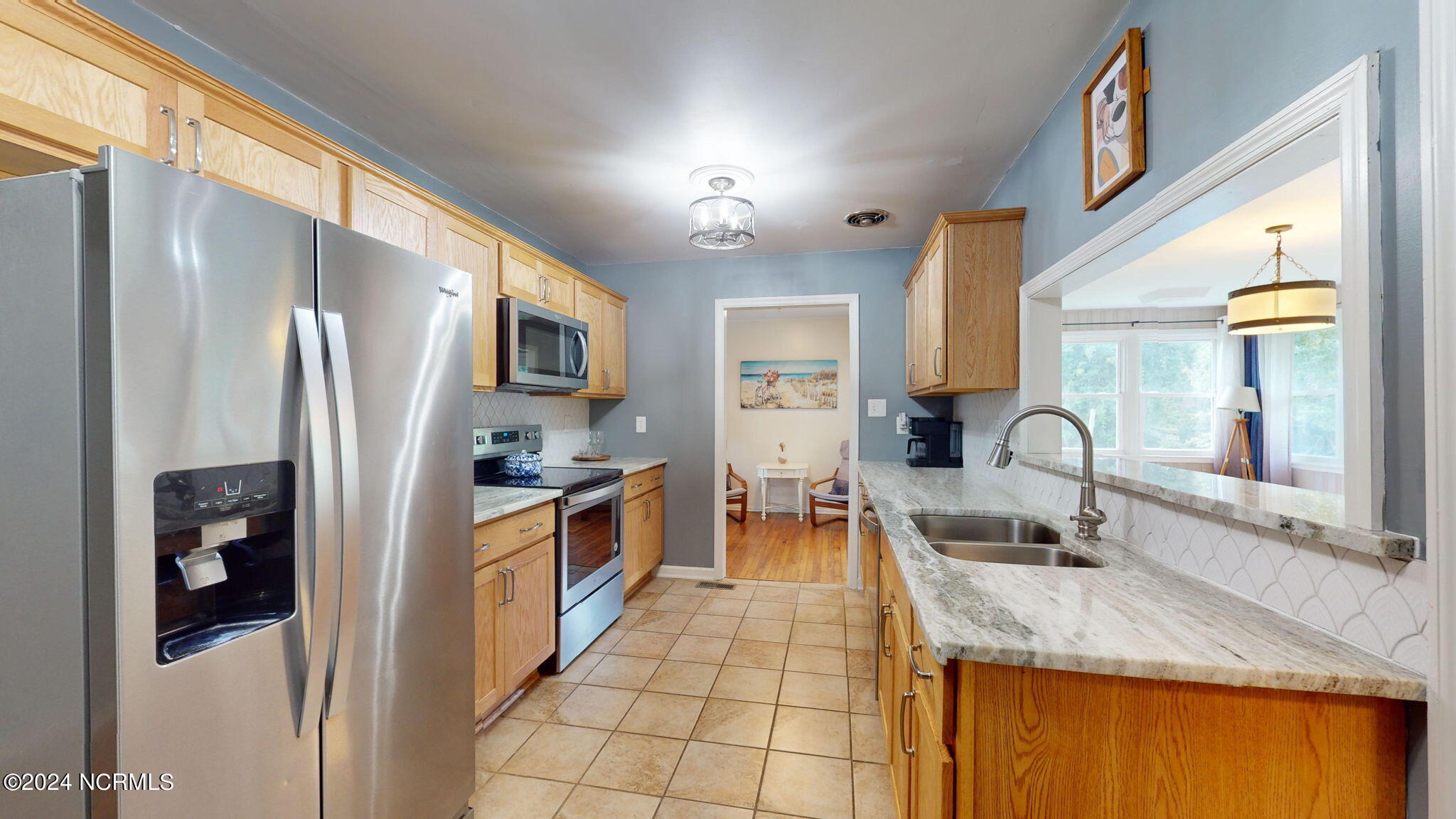 647 W Shore Drive Property Photo 28