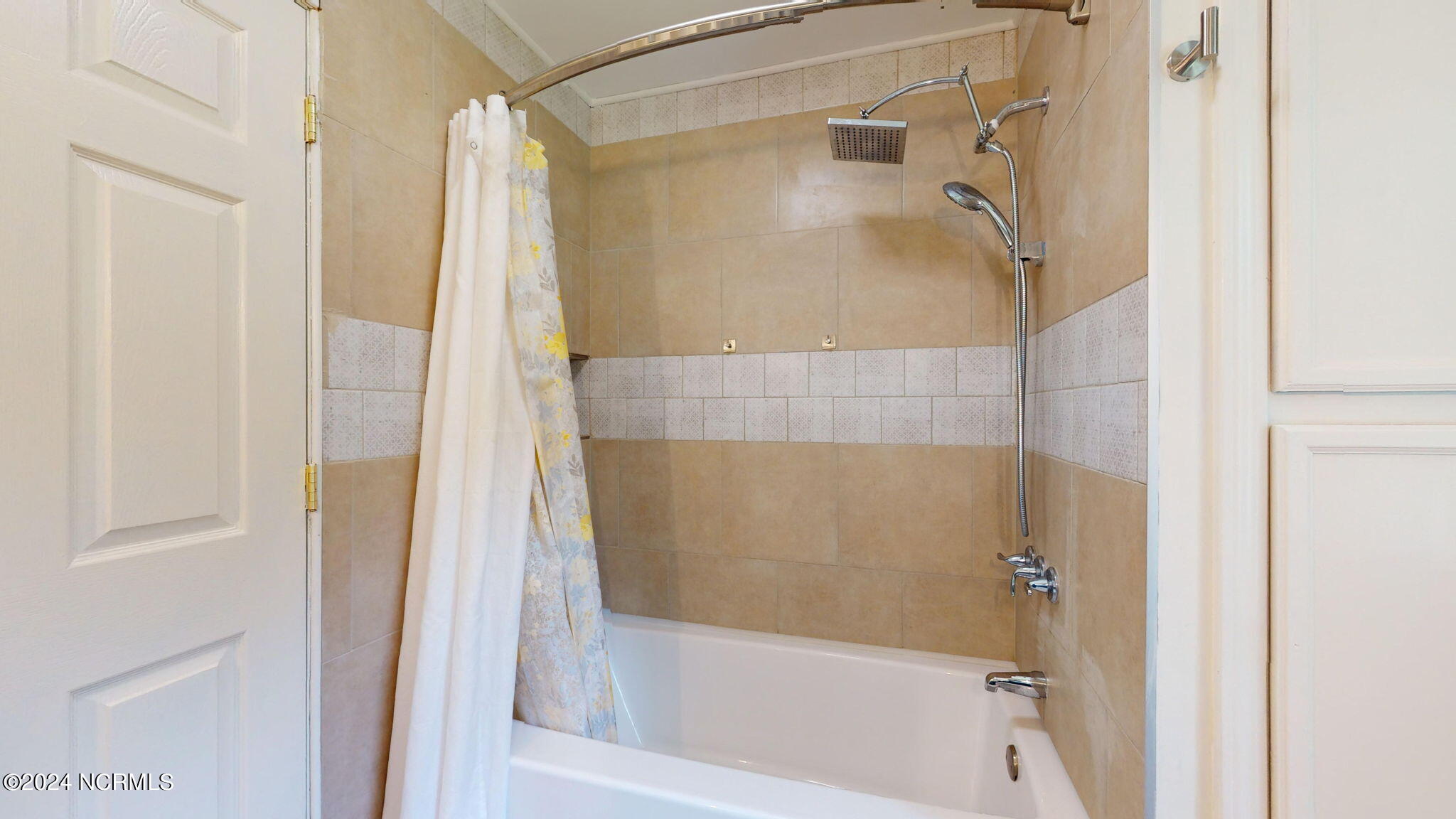 647 W Shore Drive Property Photo 45