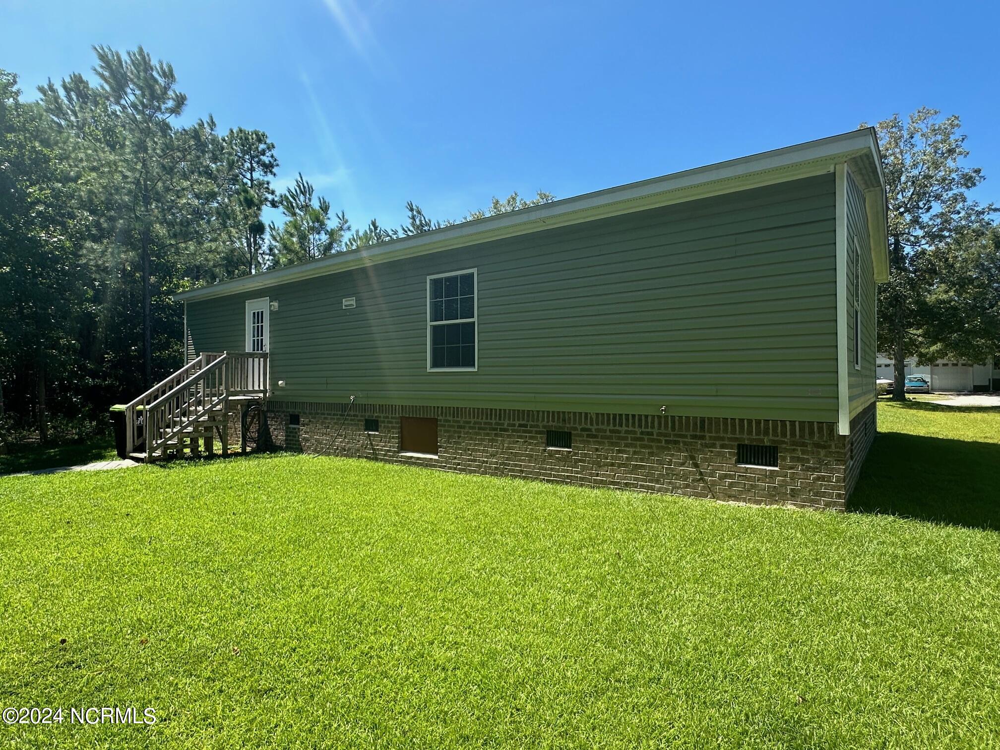 5097 Lakewood Drive Property Photo 4