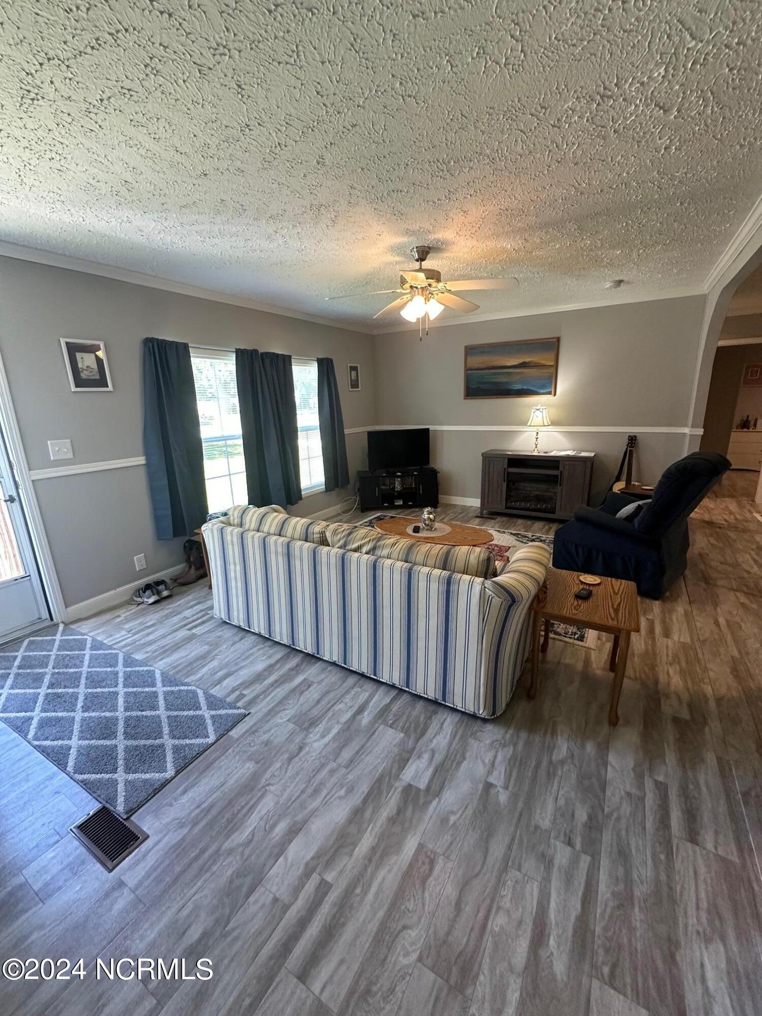 5097 Lakewood Drive Property Photo 5