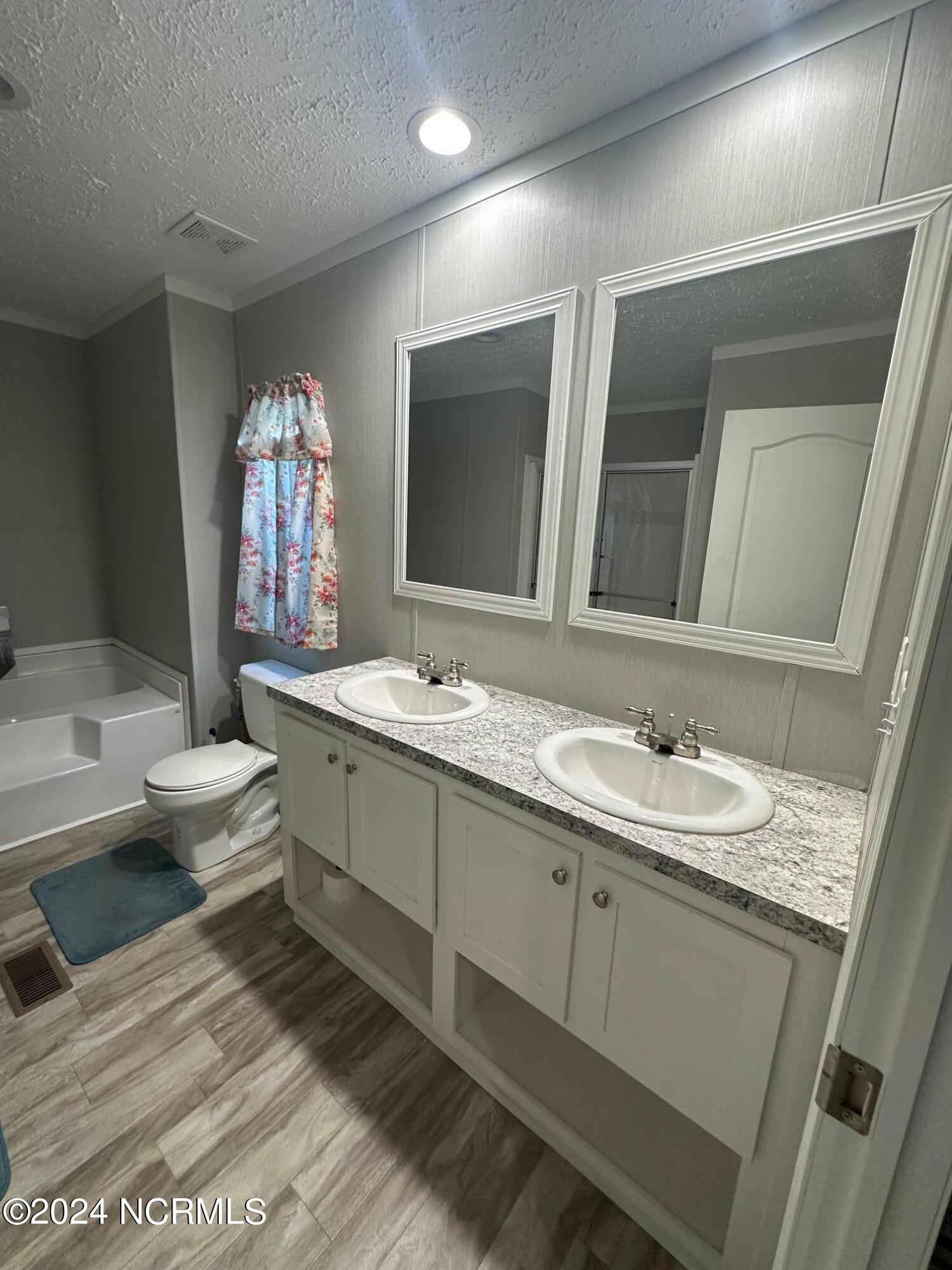 5097 Lakewood Drive Property Photo 24