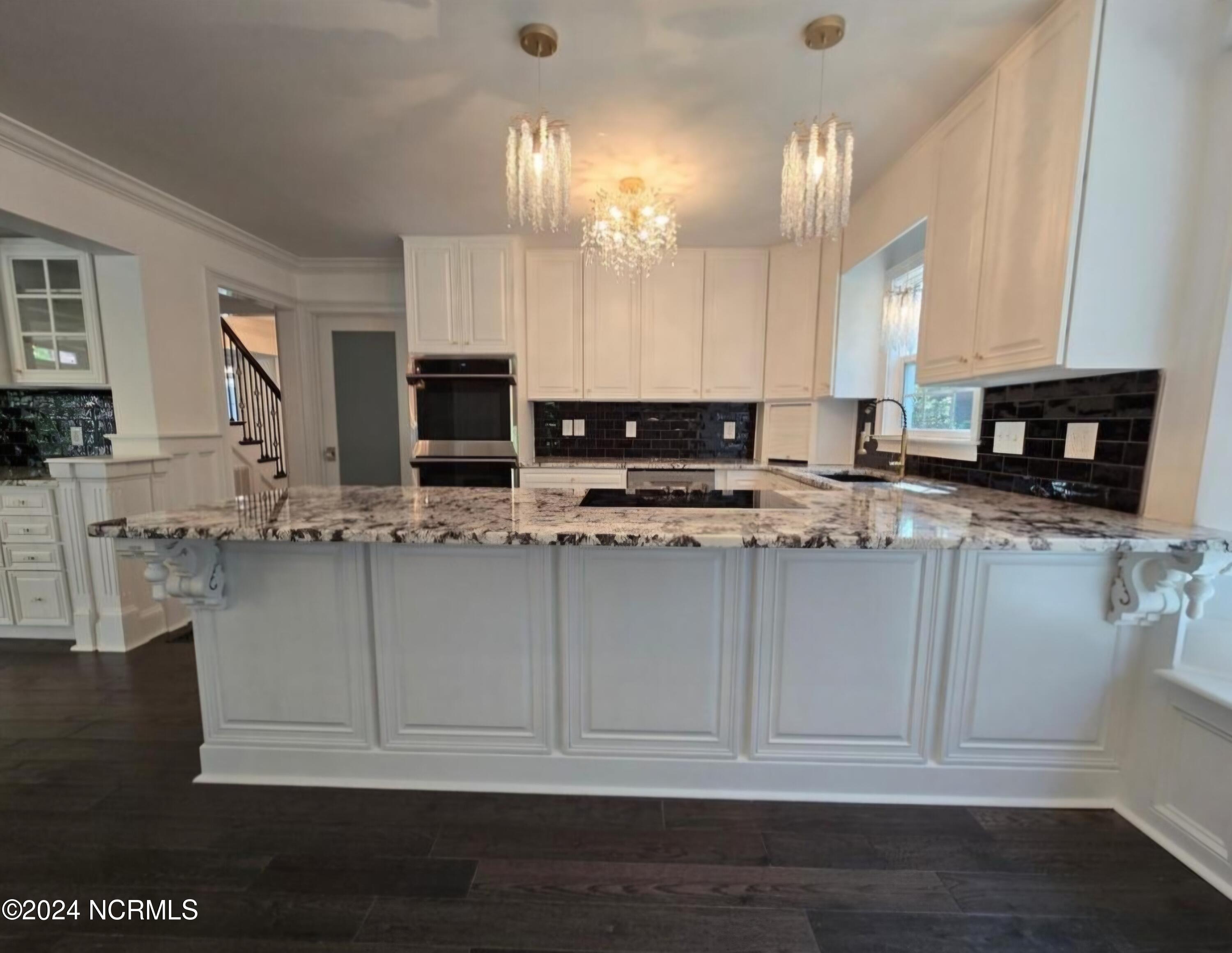 6856 Thames Drive Property Photo 7