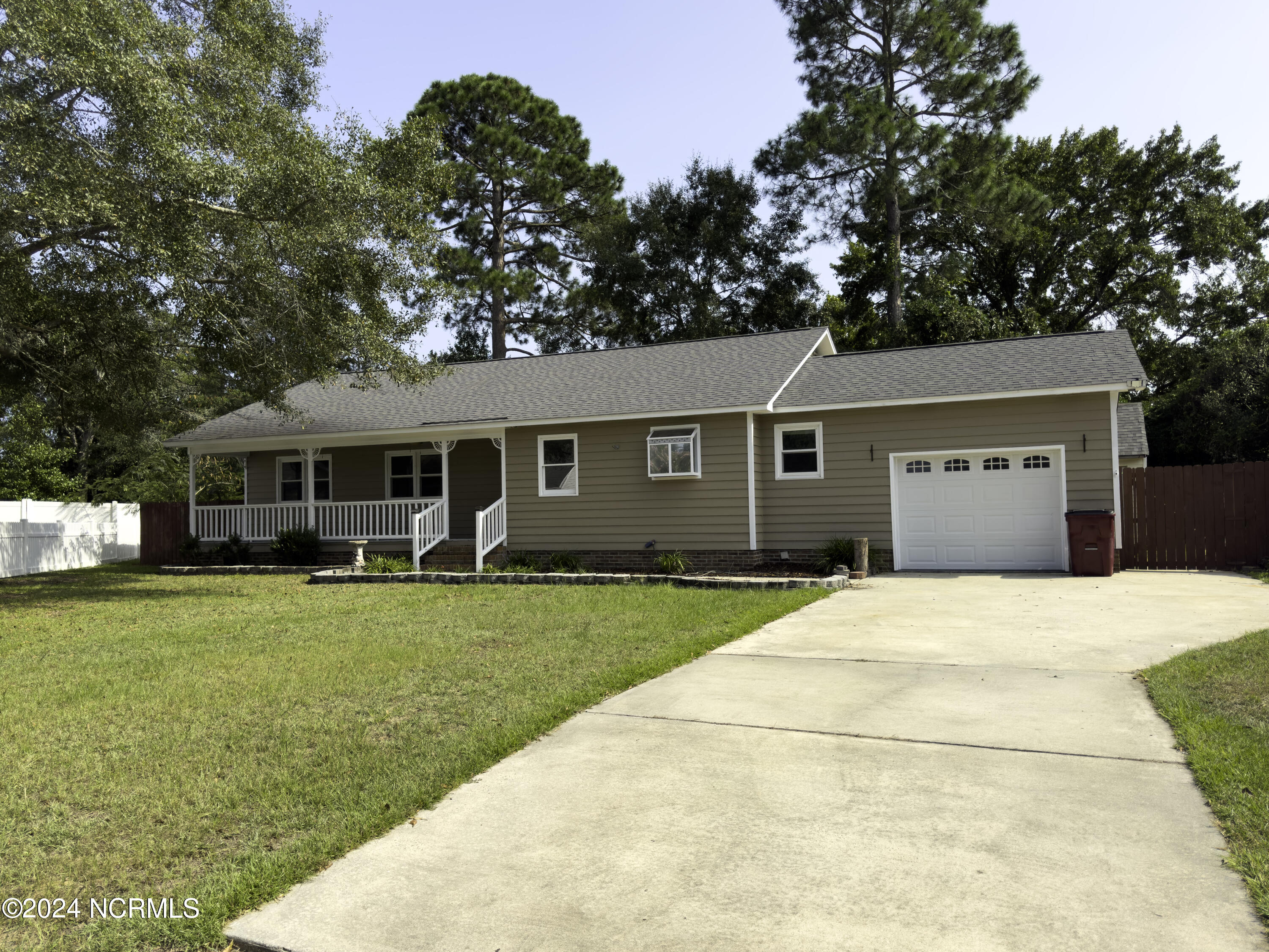 104 Sprucewood Court Property Photo