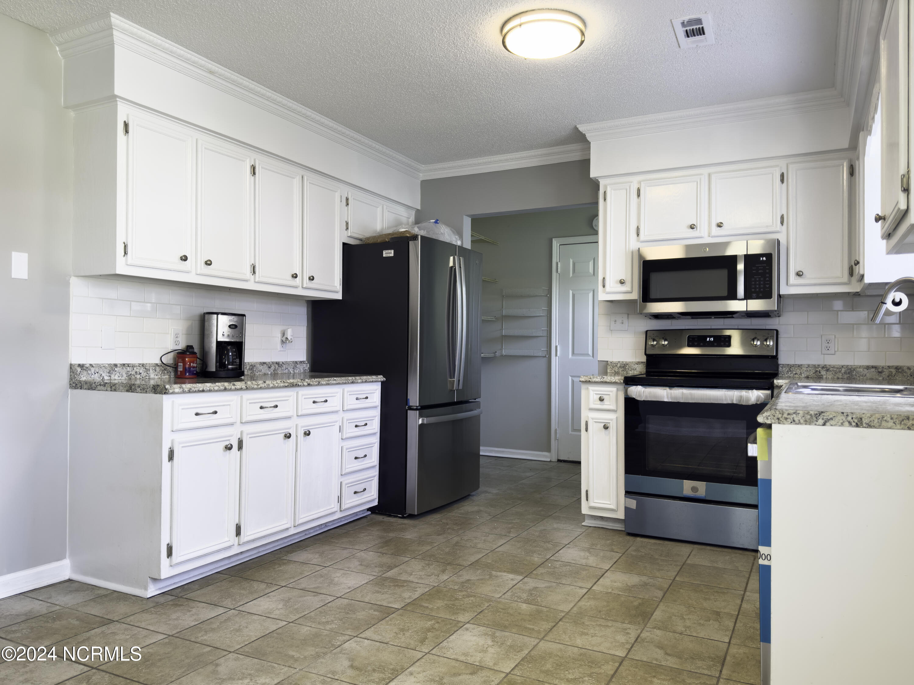 104 Sprucewood Court Property Photo 7