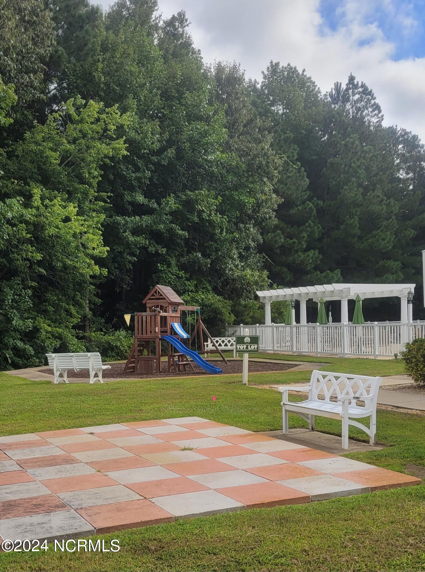 302 Adams Creek Road Property Photo 5