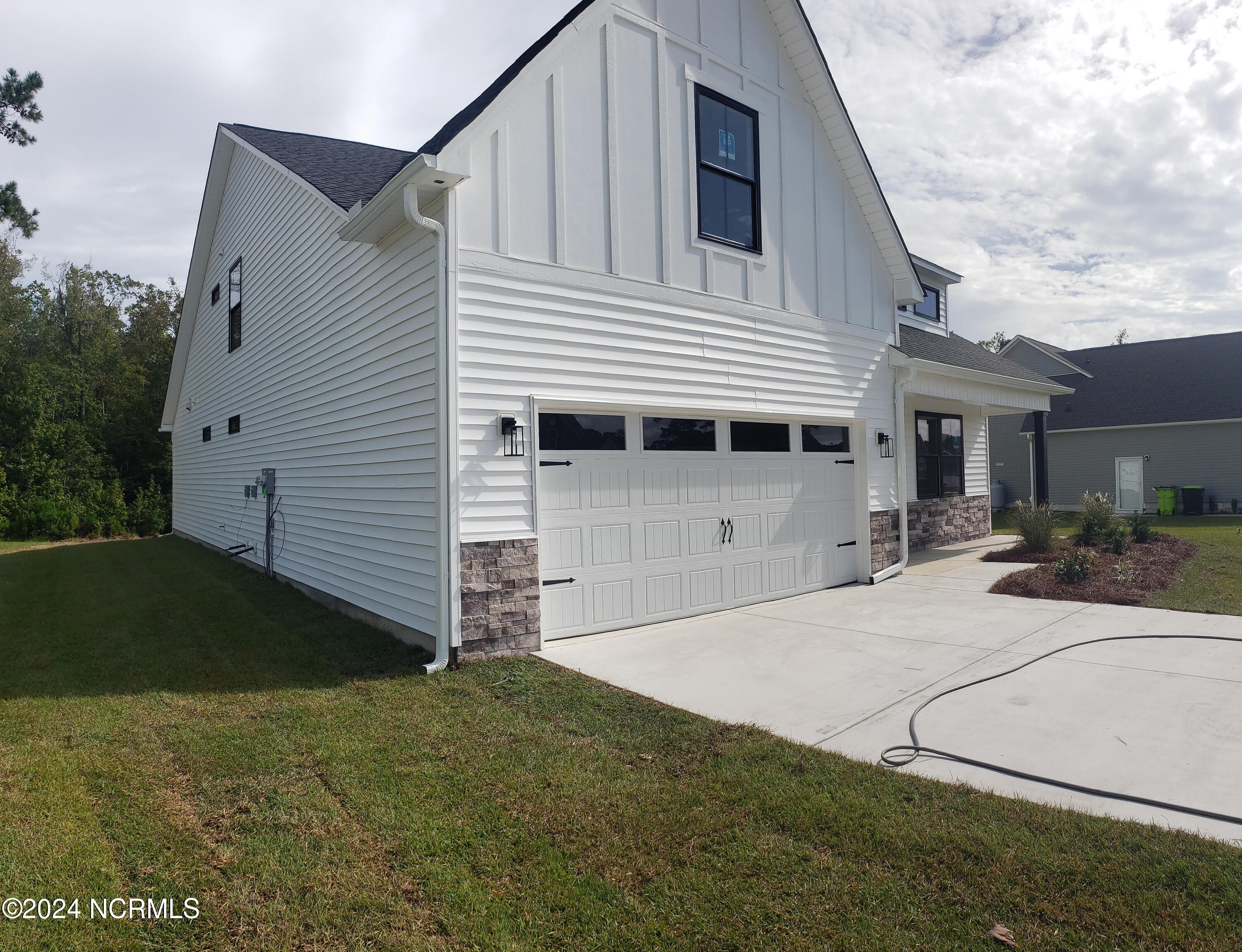 110 Warbler Drive Property Photo 3