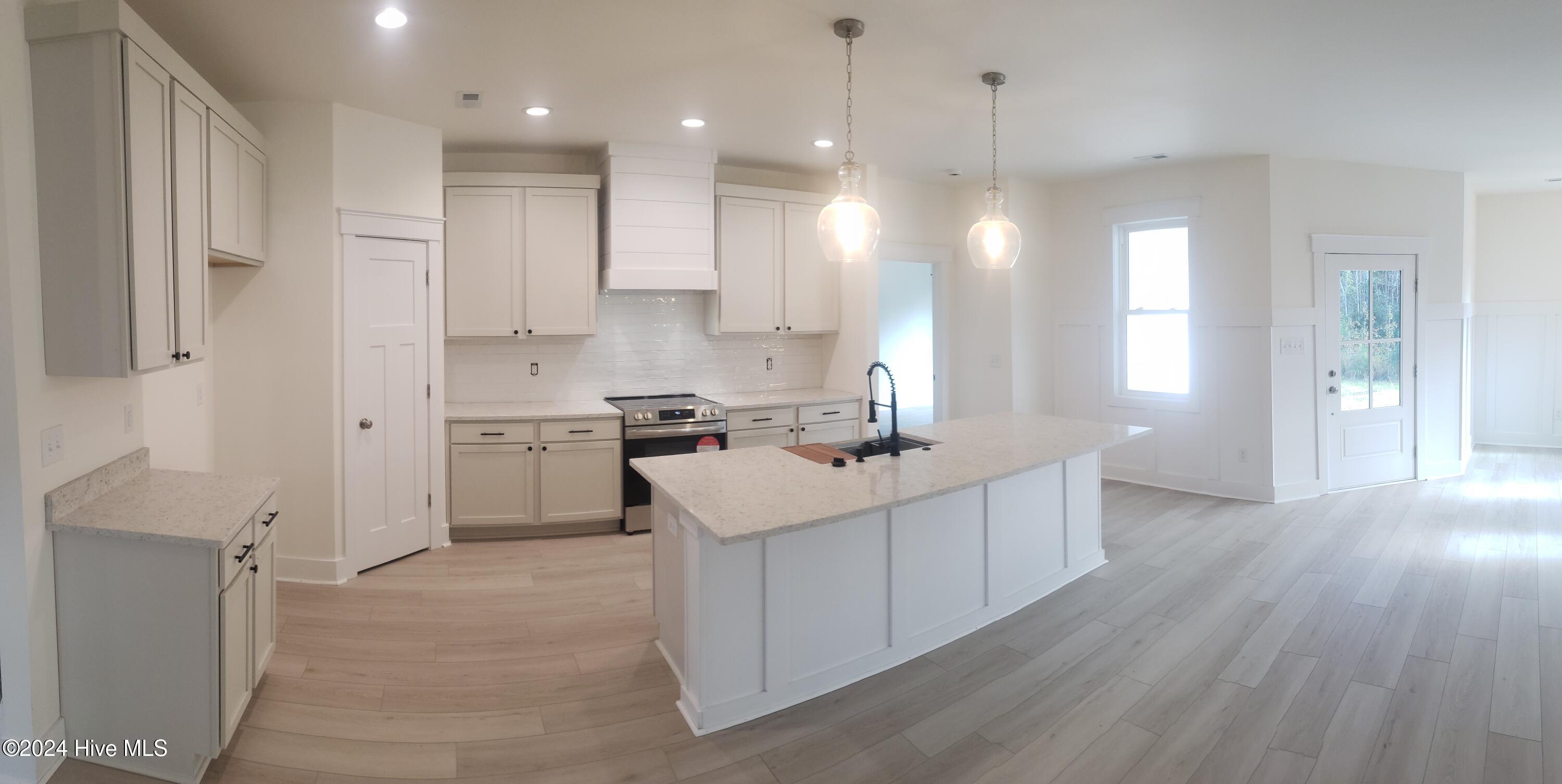 110 Warbler Drive Property Photo 7