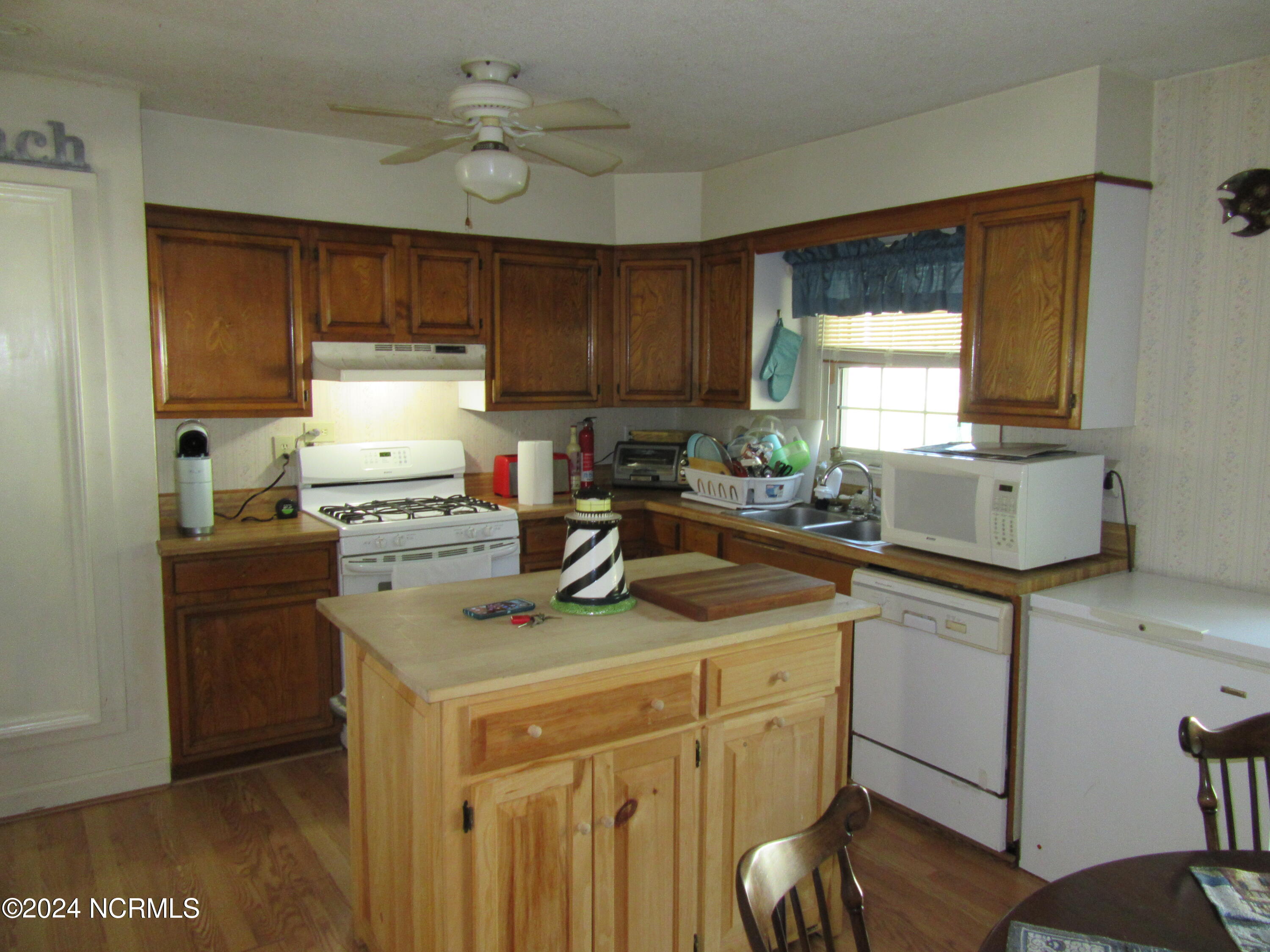 1120 Highway 101 Property Photo 6