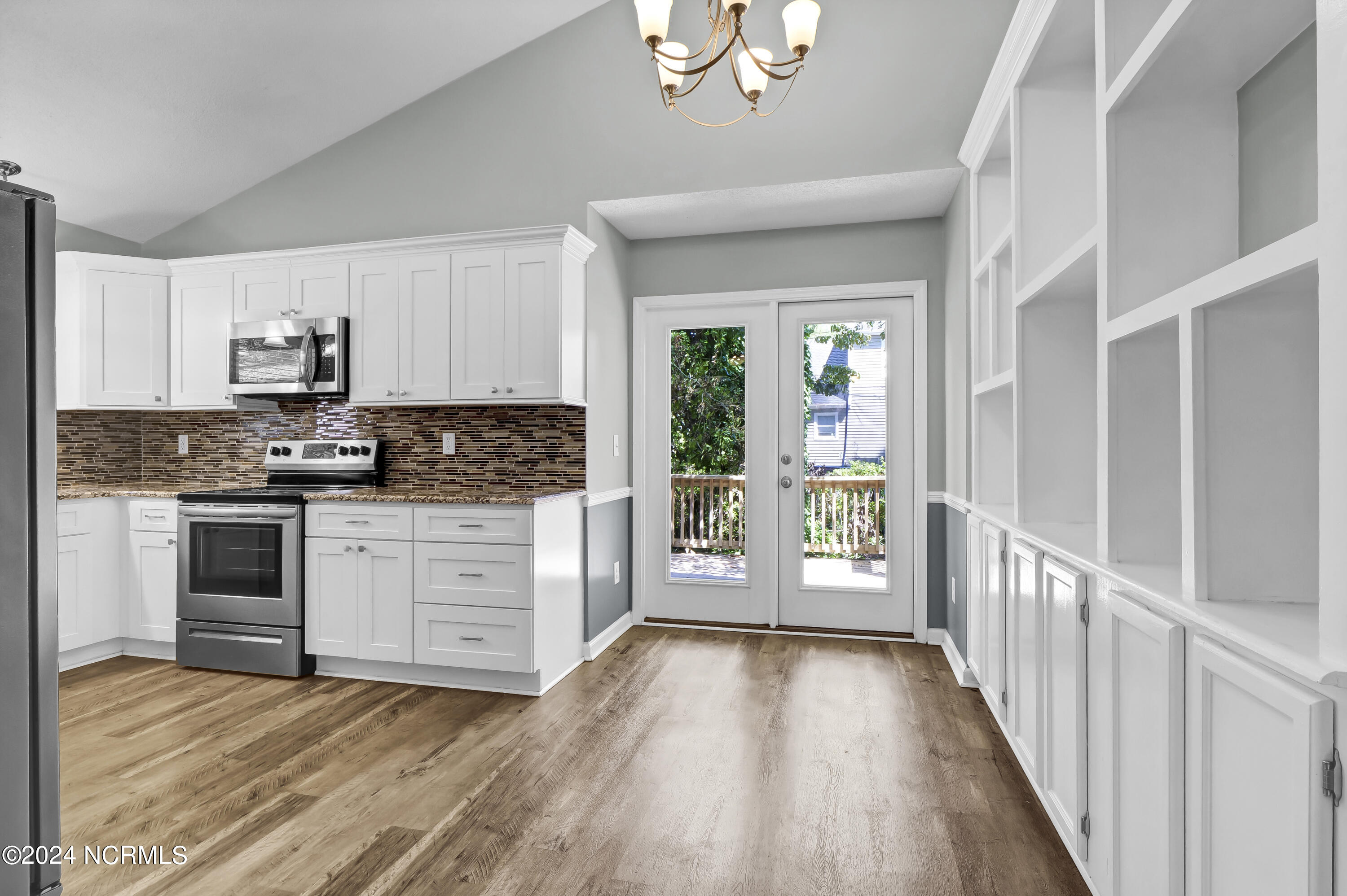 309 Birds Nest Court Property Photo 8