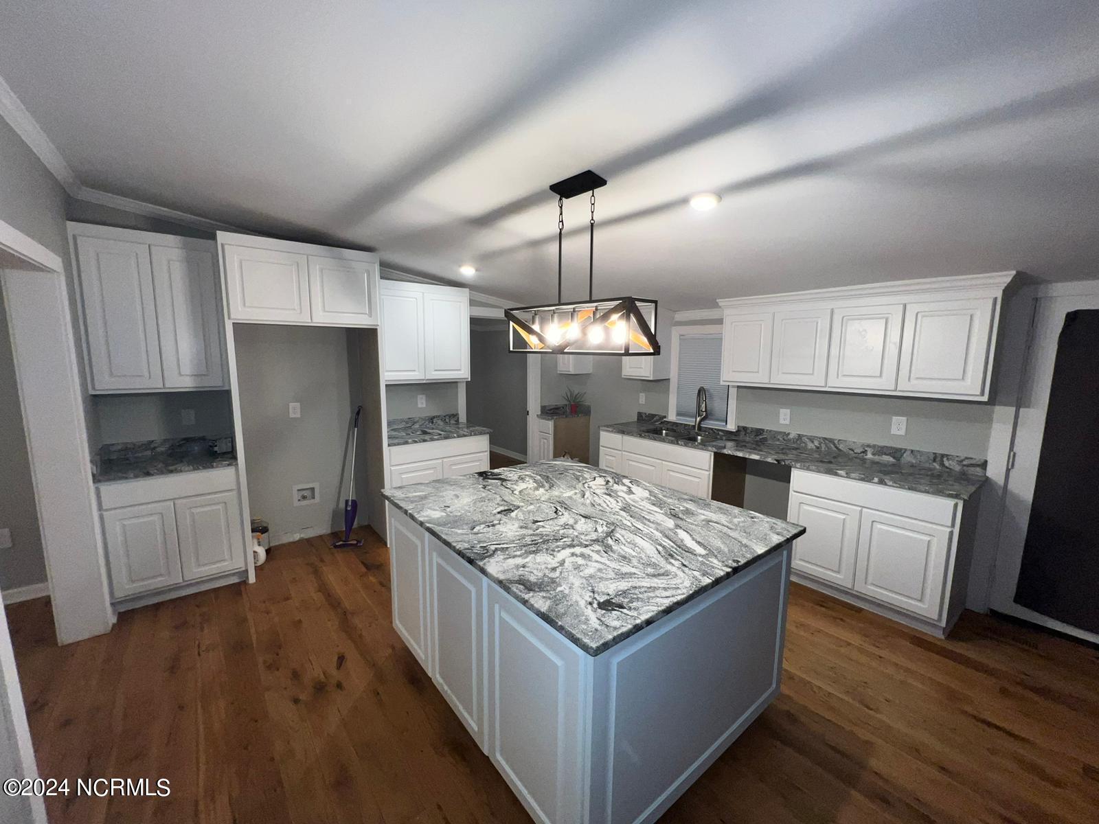 5022 Glen Laurel Road Property Photo 2
