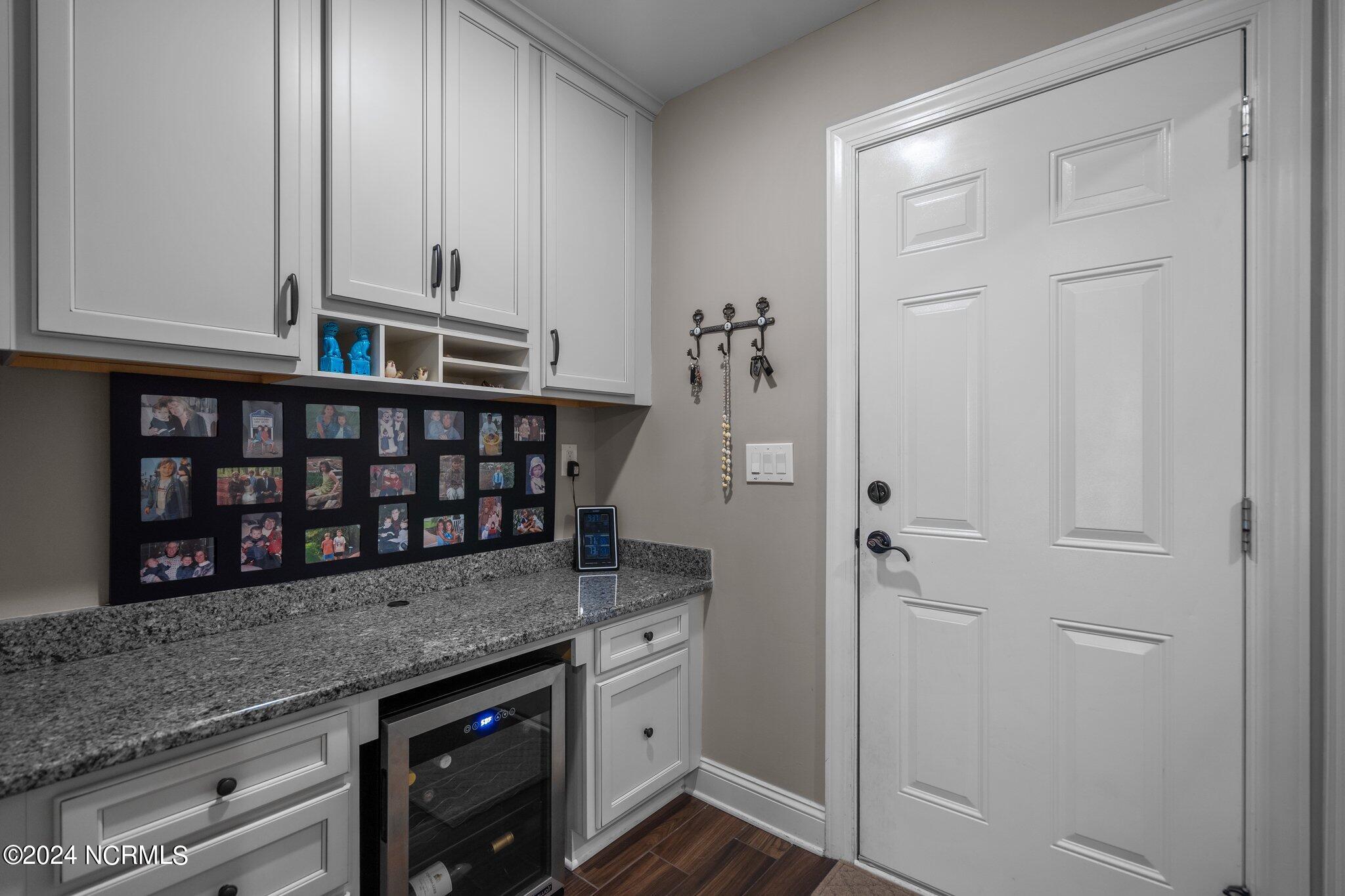 6054 Shore Park Drive Property Photo 25