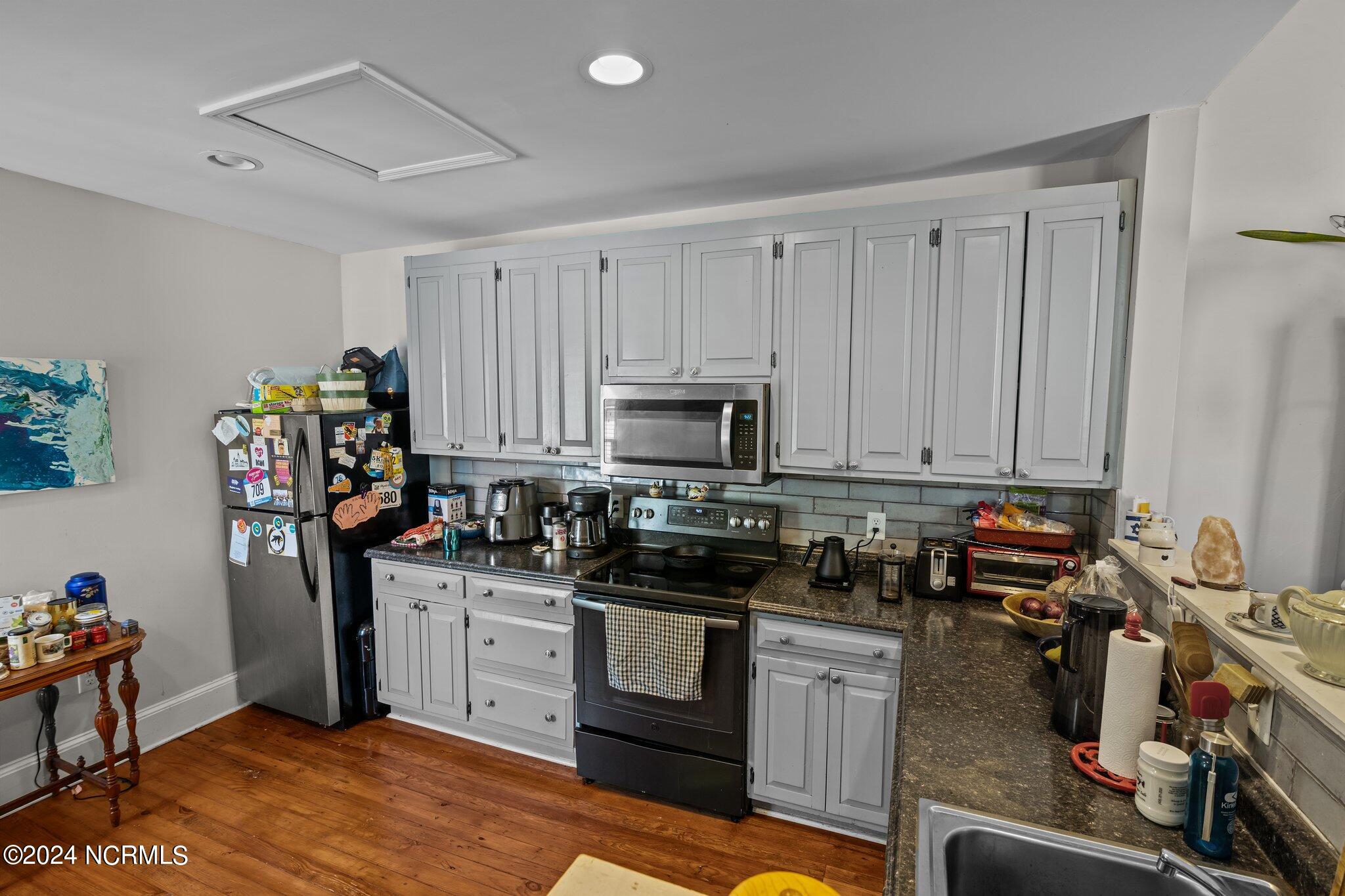 616-618 E Front Street Property Photo 25