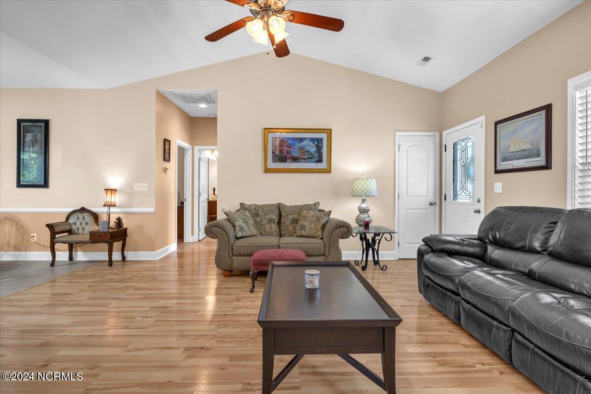 1699 Cobblestone Drive Property Photo 21
