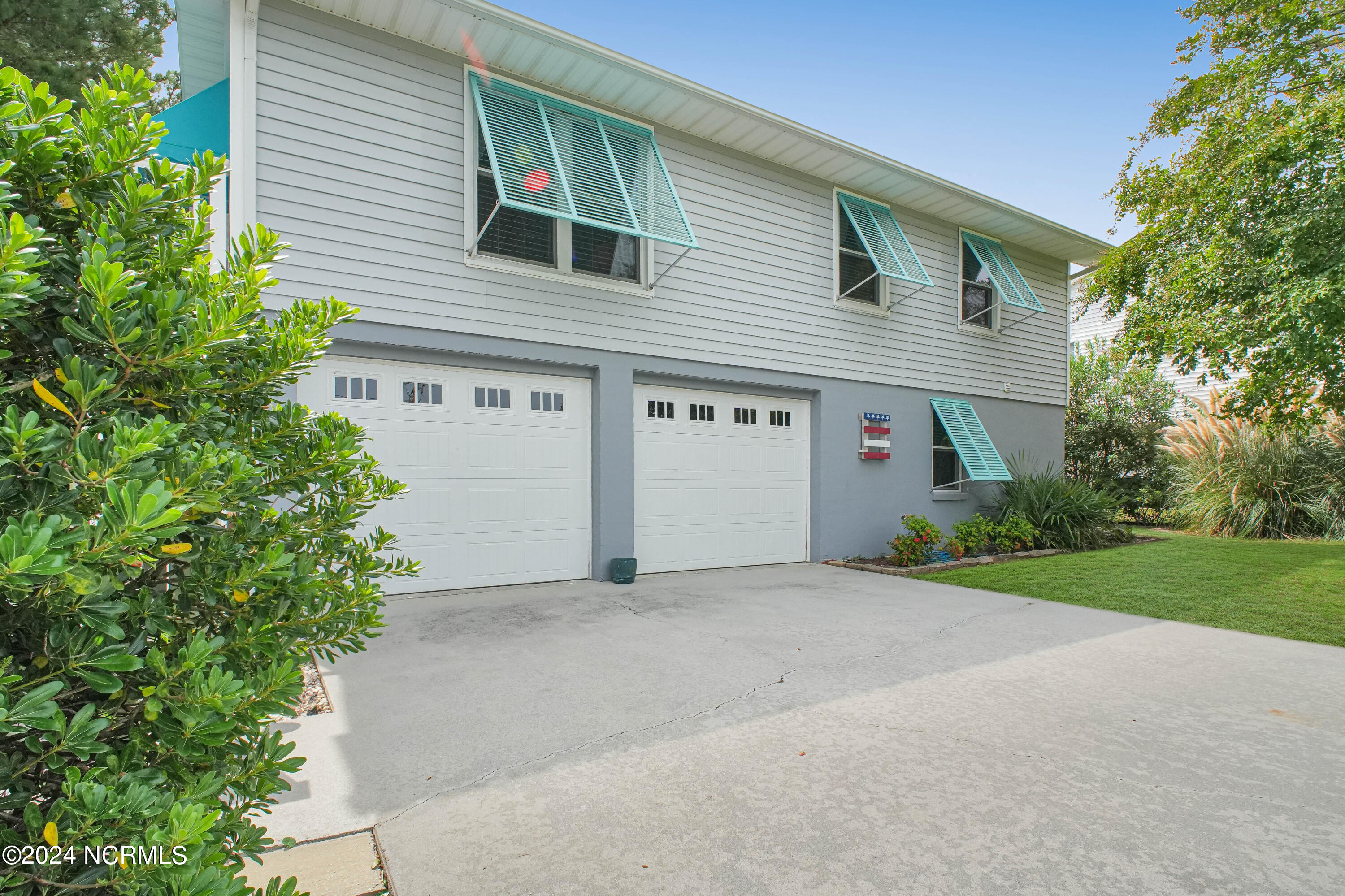 6911 Canal Drive Property Photo 1