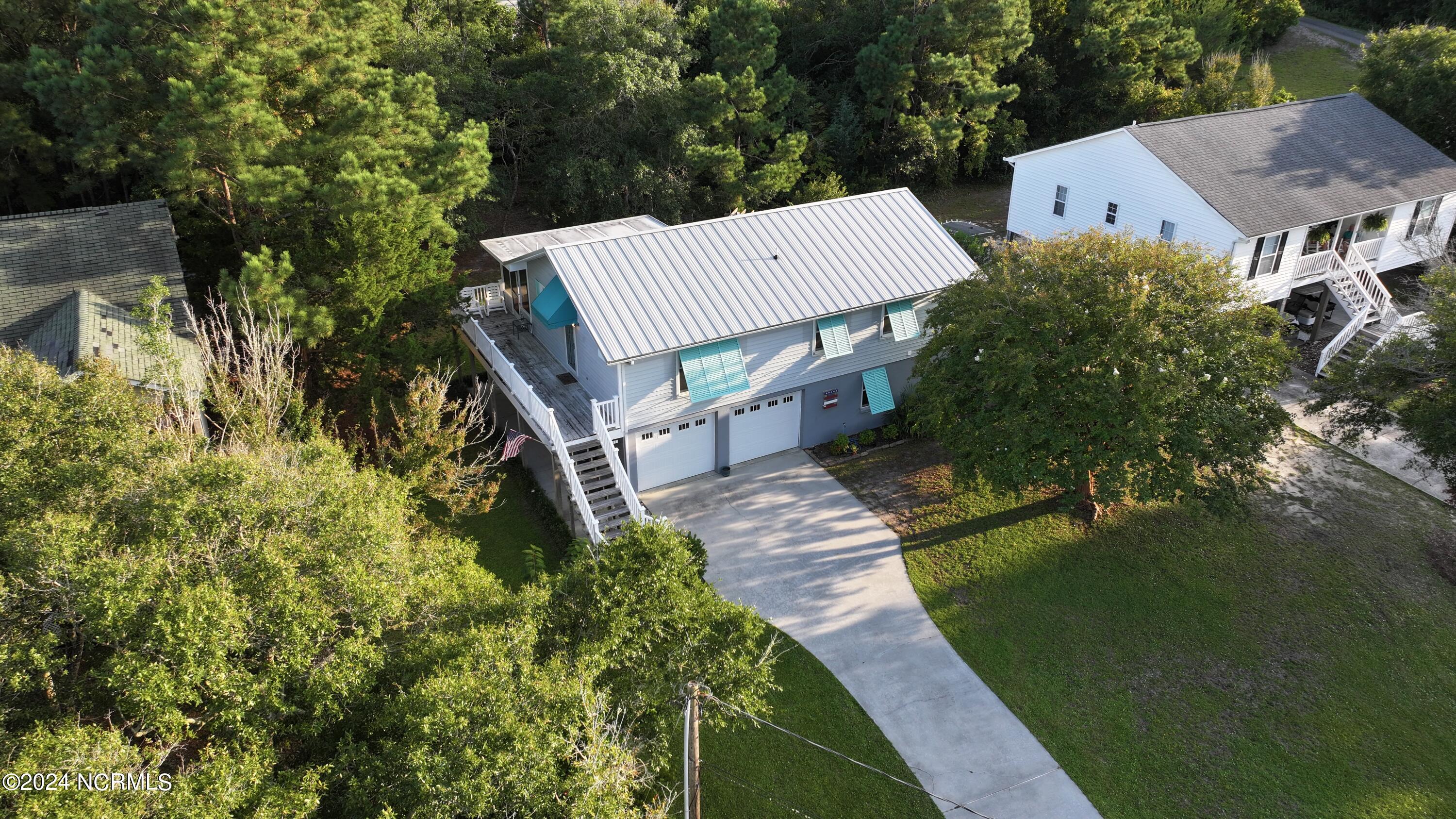 6911 Canal Drive Property Photo 6