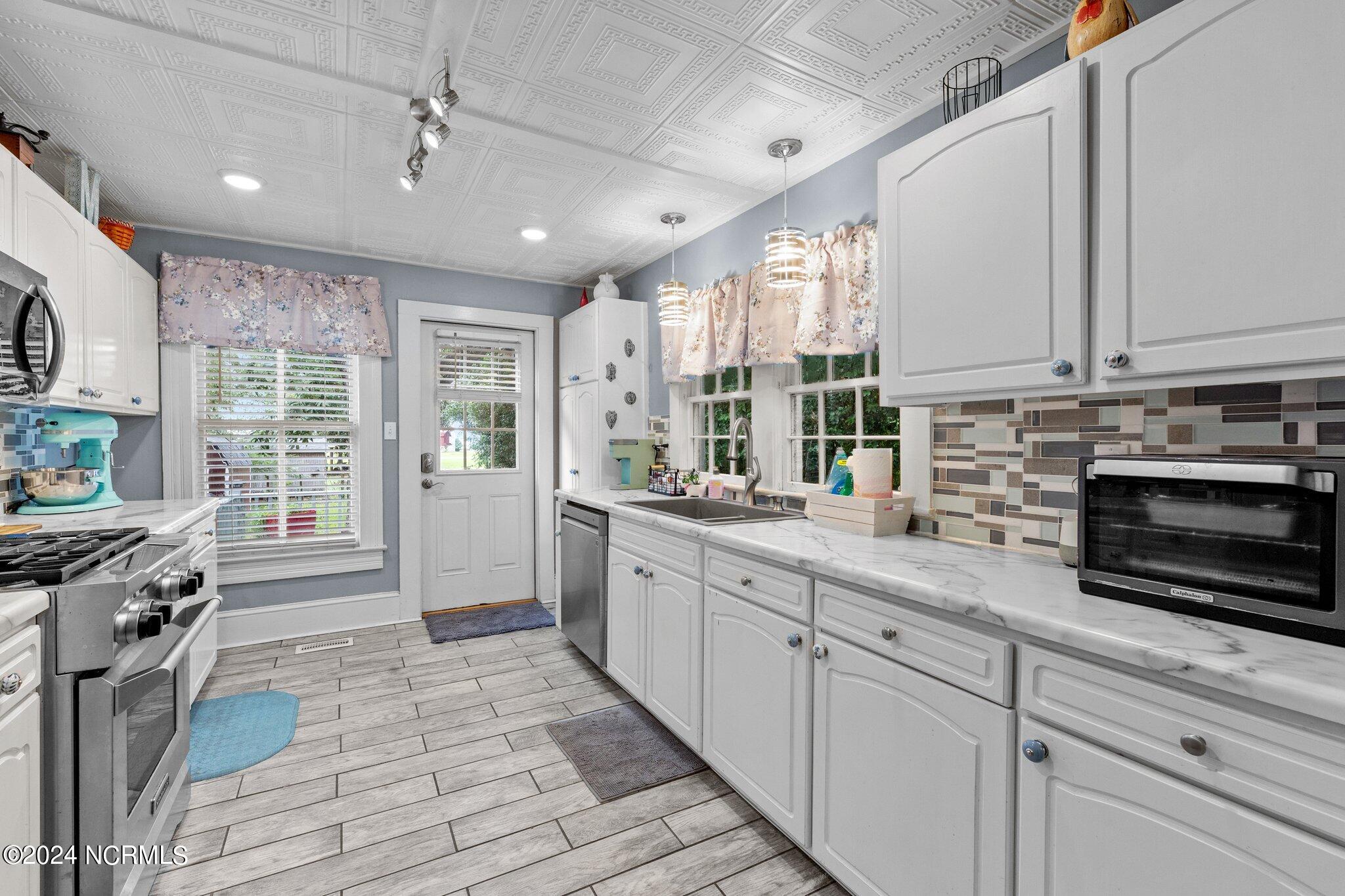 1510 N Pasteur Street Property Photo 27