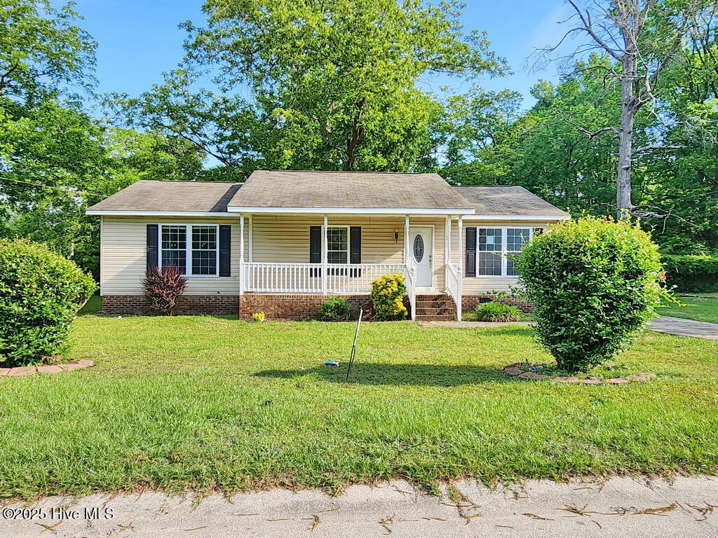 105 Walston Street Property Photo 1