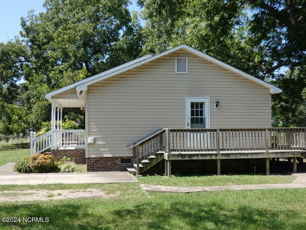 105 Walston Street Property Photo 2
