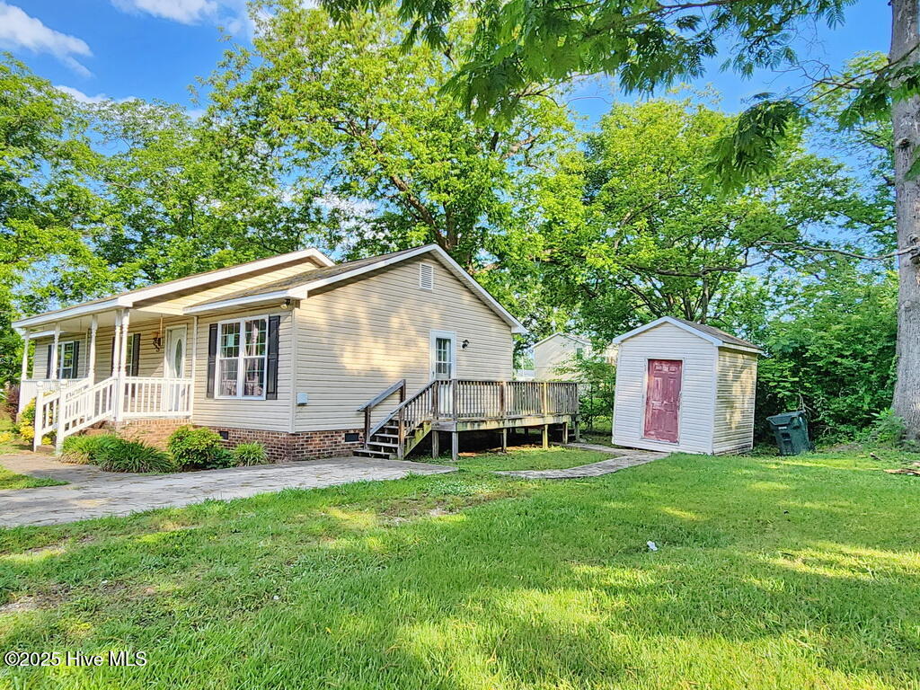 105 Walston Street Property Photo 2