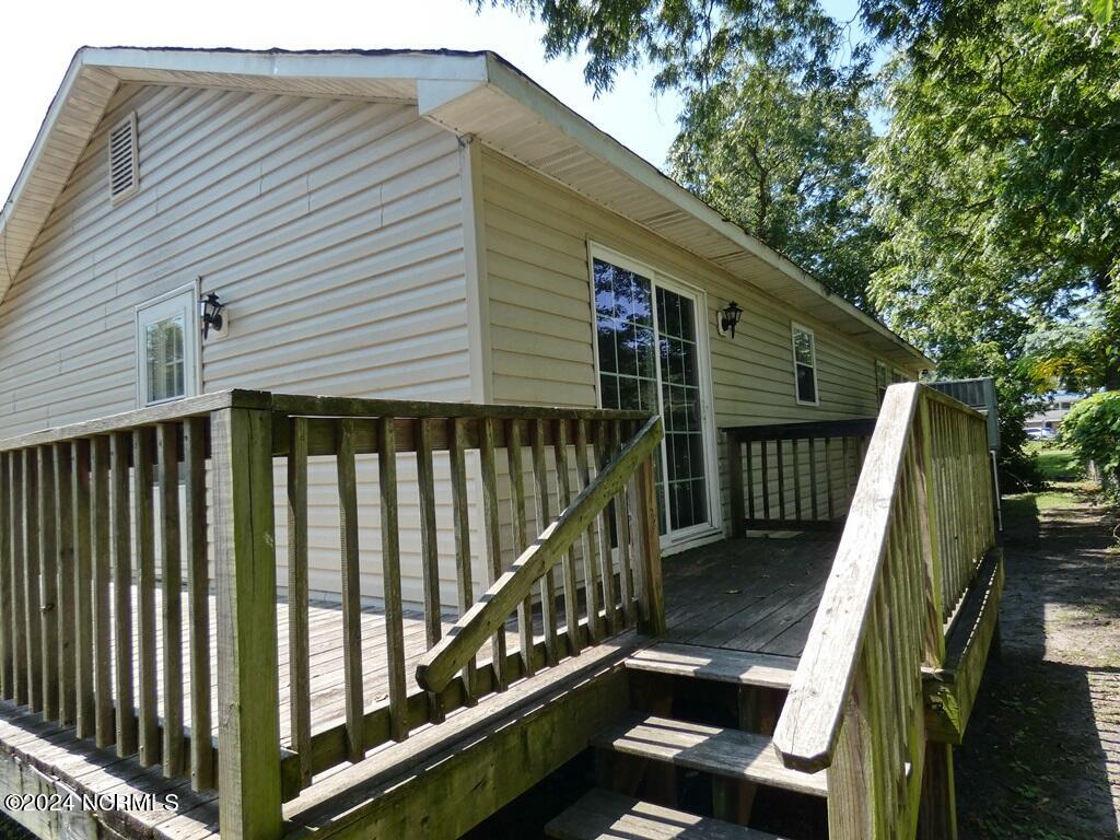 105 Walston Street Property Photo 3