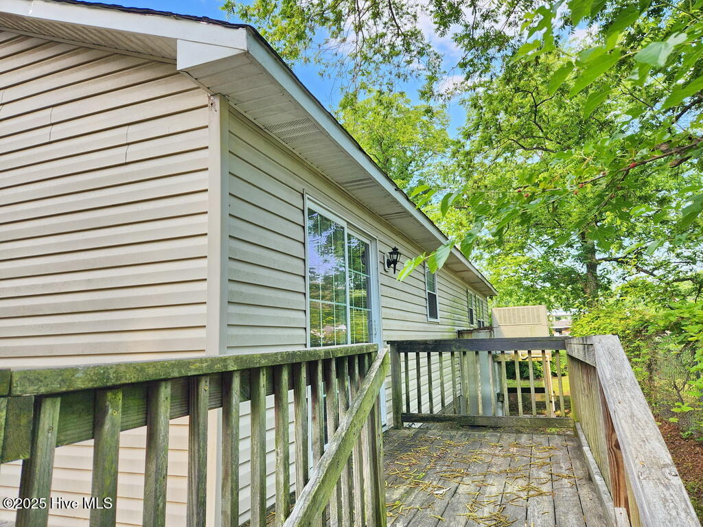 105 Walston Street Property Photo 3