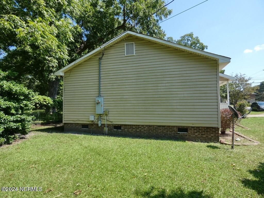 105 Walston Street Property Photo 4