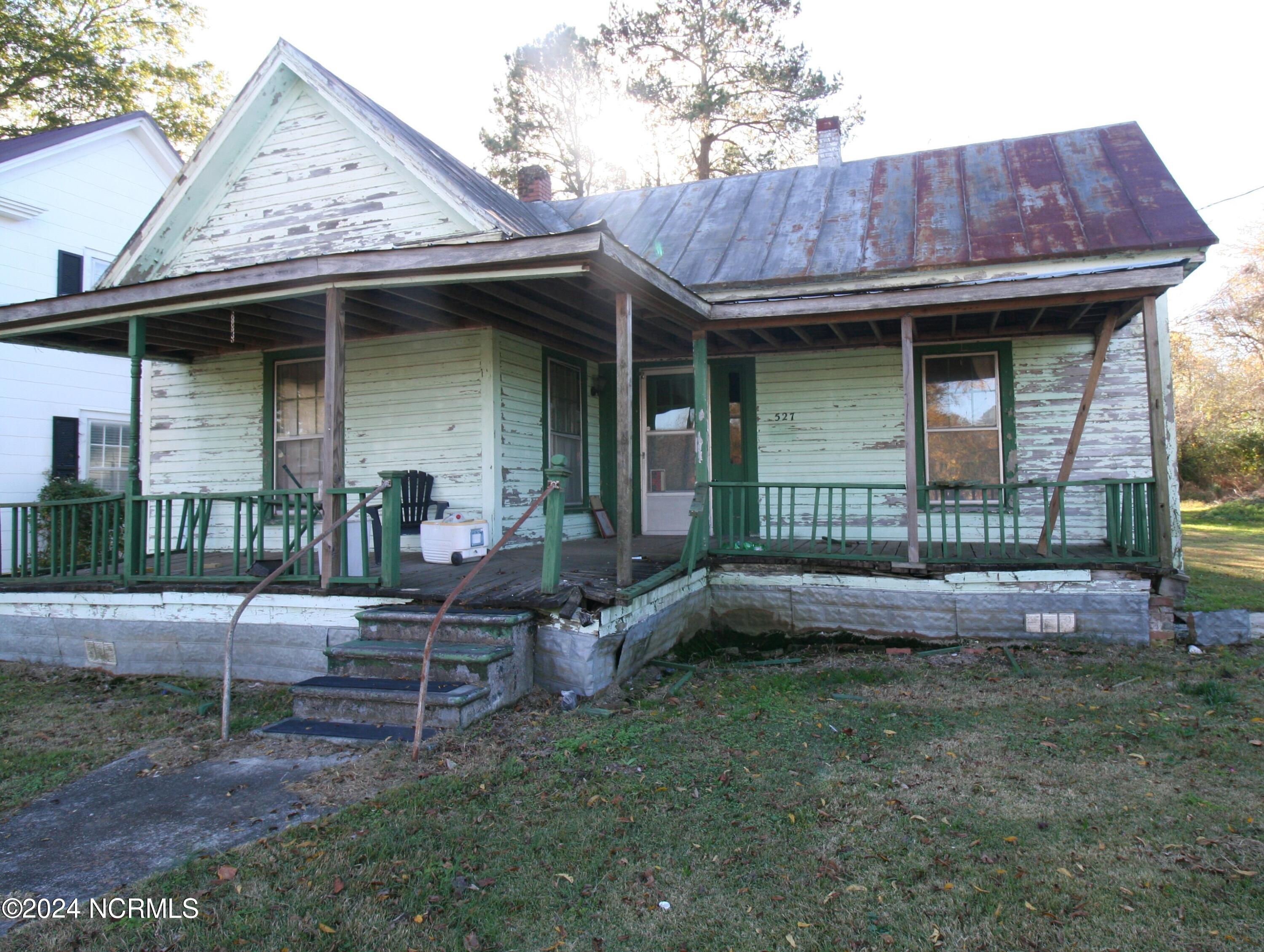 527 Washington Street Property Photo 2