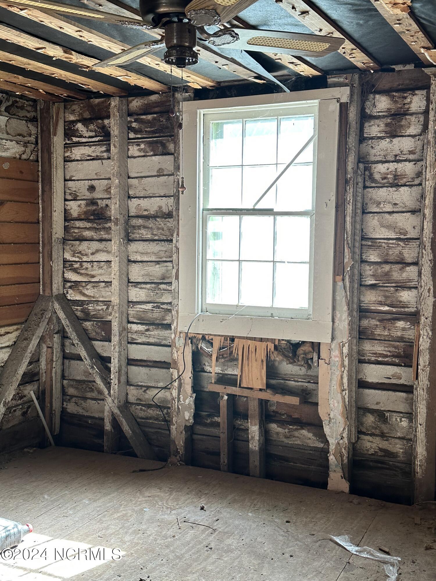 527 Washington Street Property Photo 4