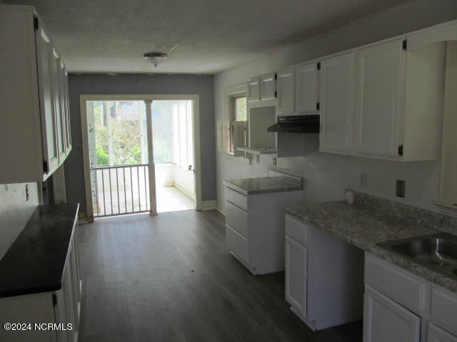 414 S Raleigh Street Property Photo 6