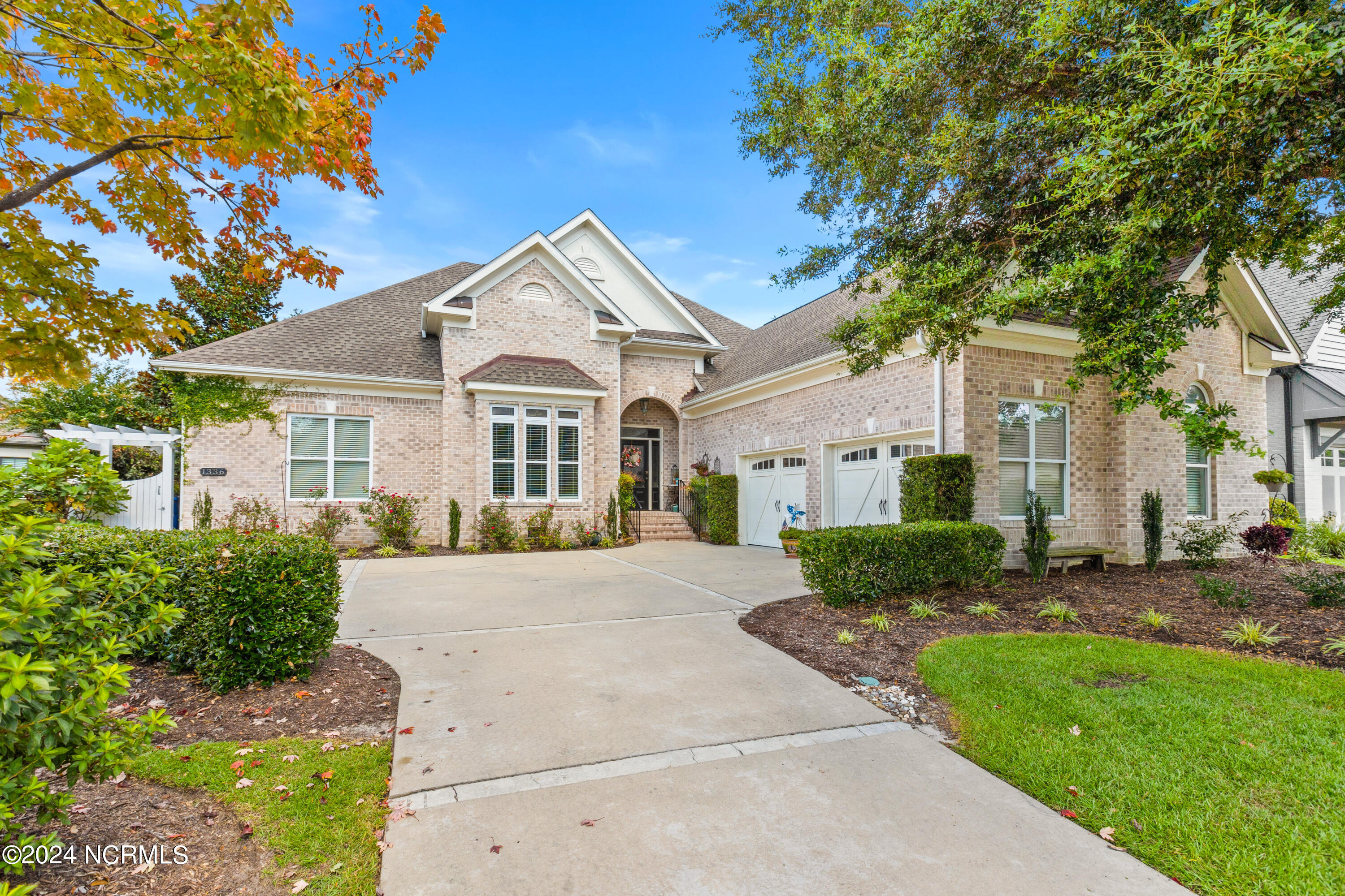 1336 S Moorings Drive Property Photo 4