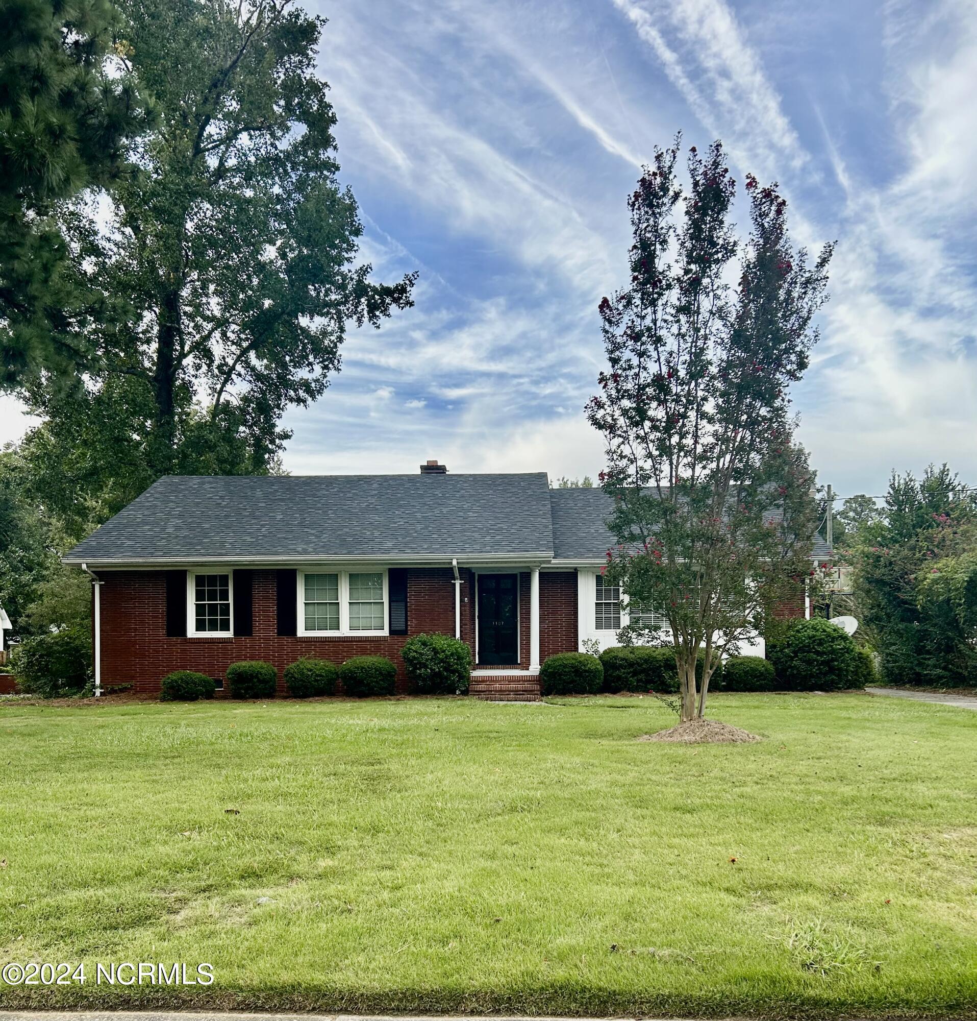1107 Meadowood Drive Property Photo