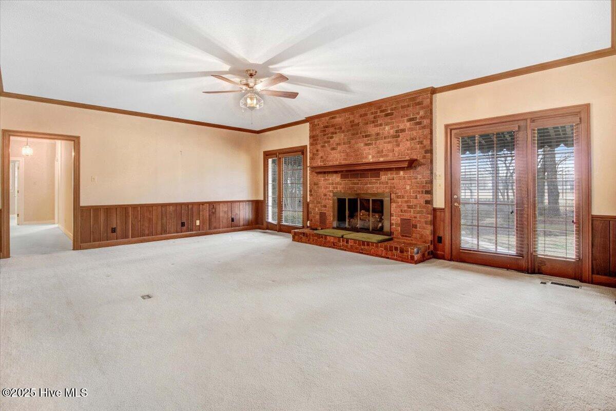 702 Hillcrest Drive Property Photo 8
