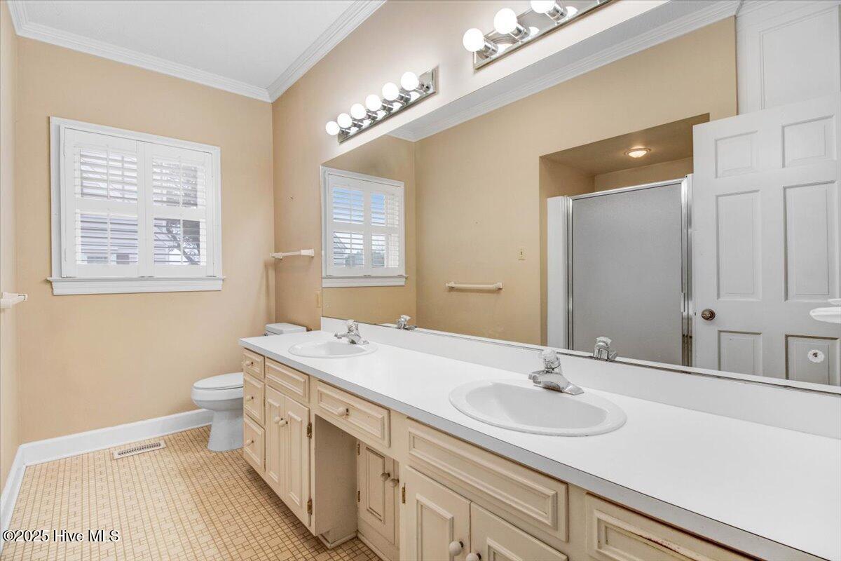 702 Hillcrest Drive Property Photo 23