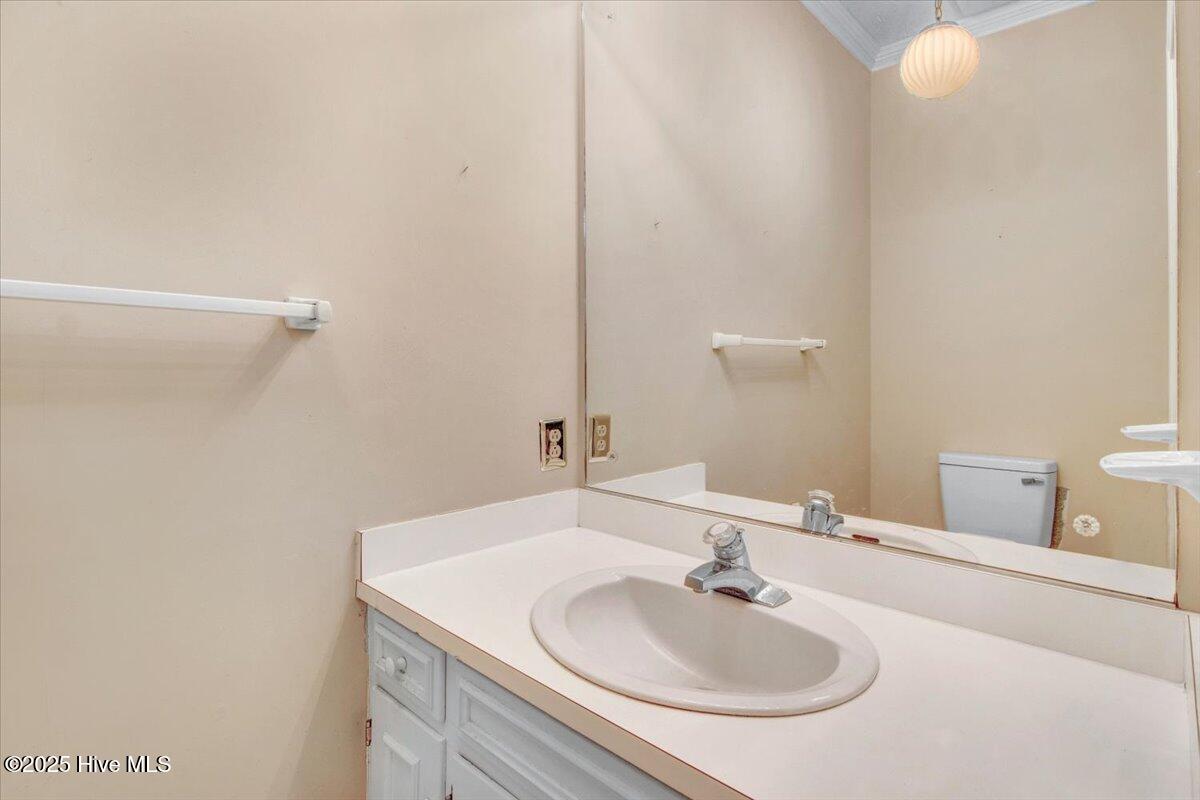 702 Hillcrest Drive Property Photo 27