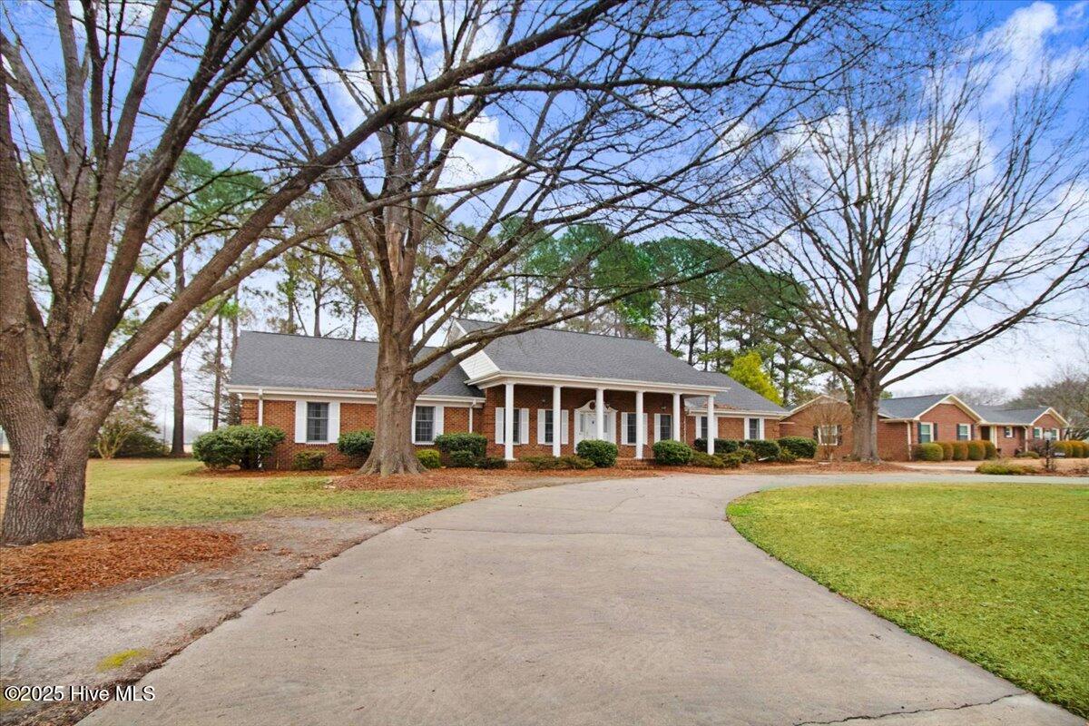 702 Hillcrest Drive Property Photo 30