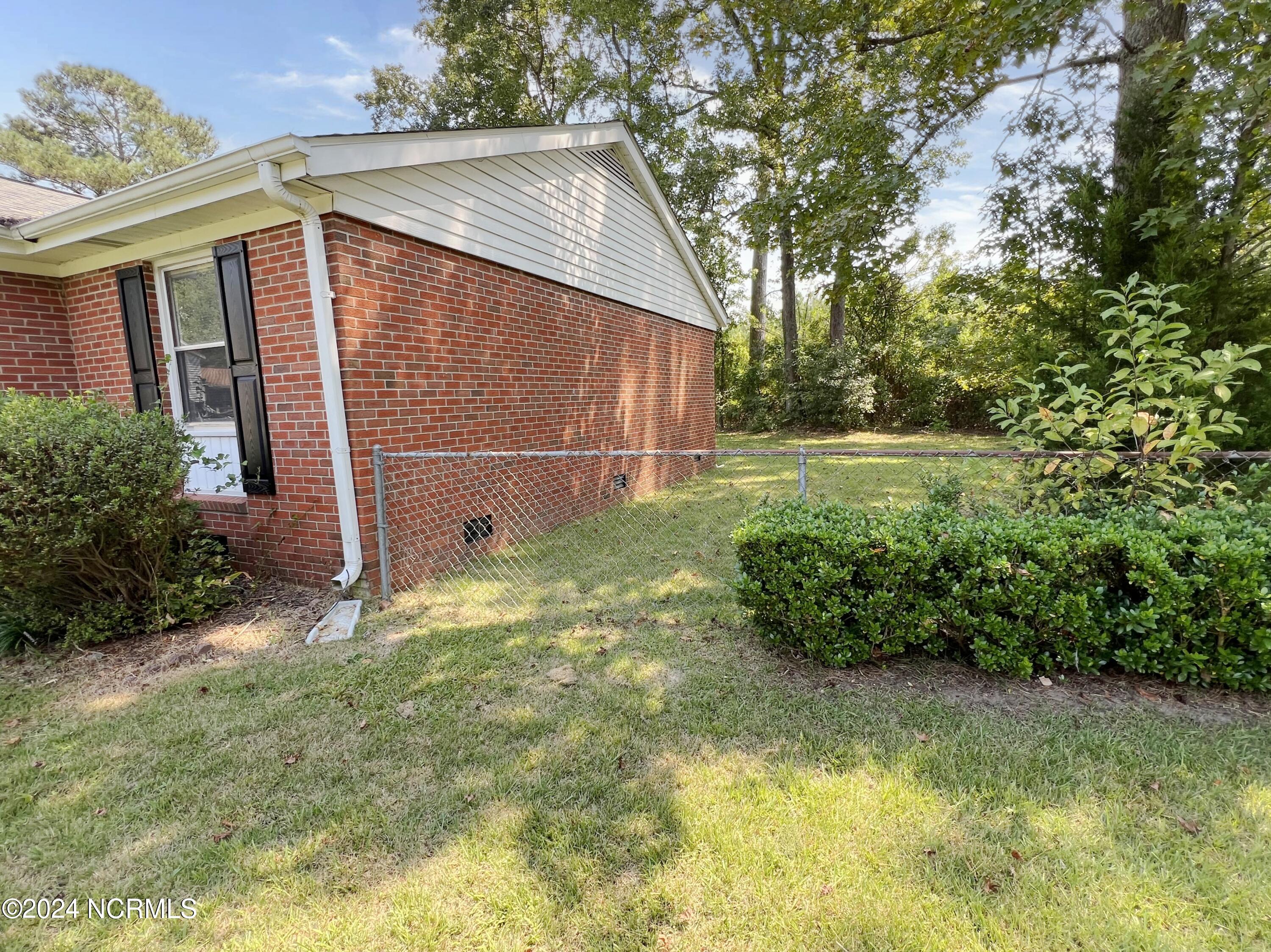 116 Christopher Drive Property Photo 2