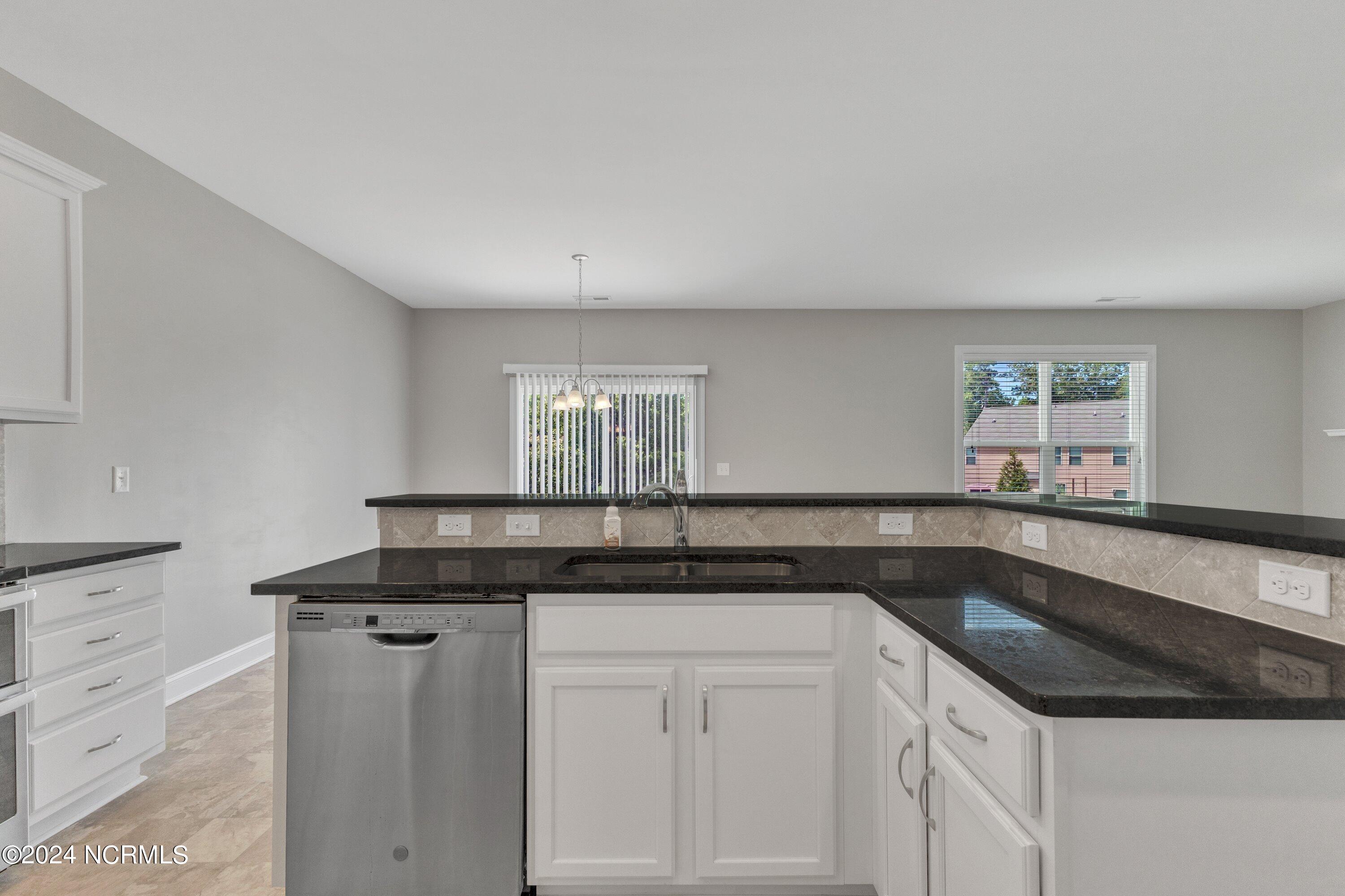 22 Thimbleberry Circle Property Photo 13