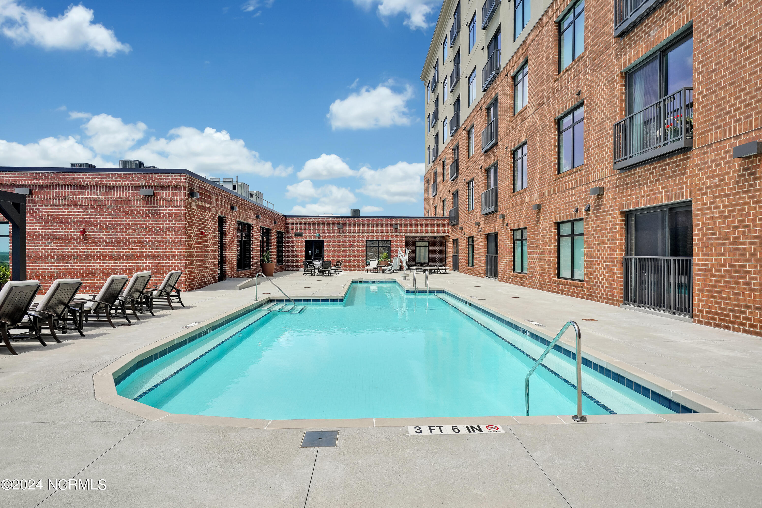 240 N Water Street Apt 853 Property Photo 3