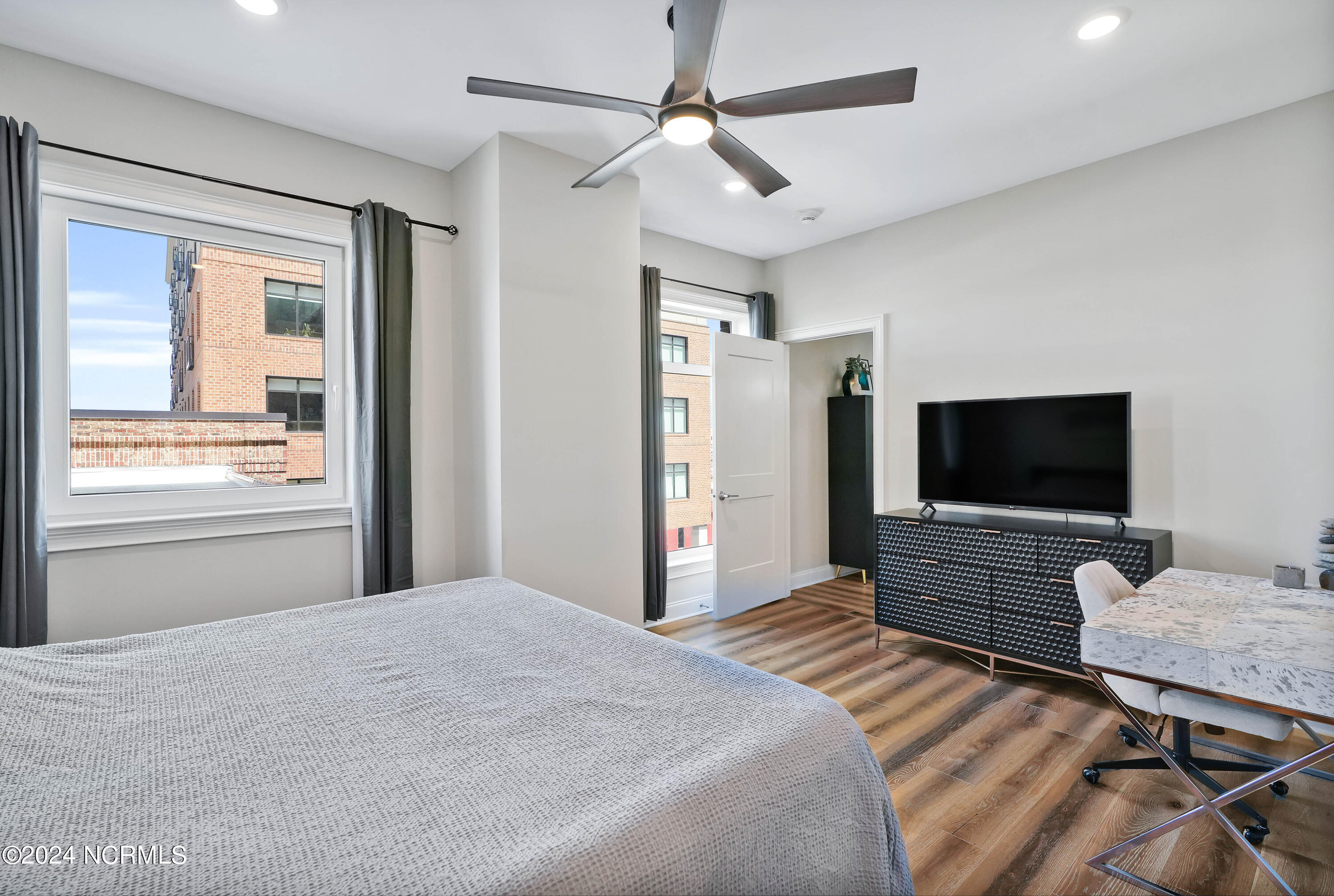 240 N Water Street Apt 853 Property Photo 24