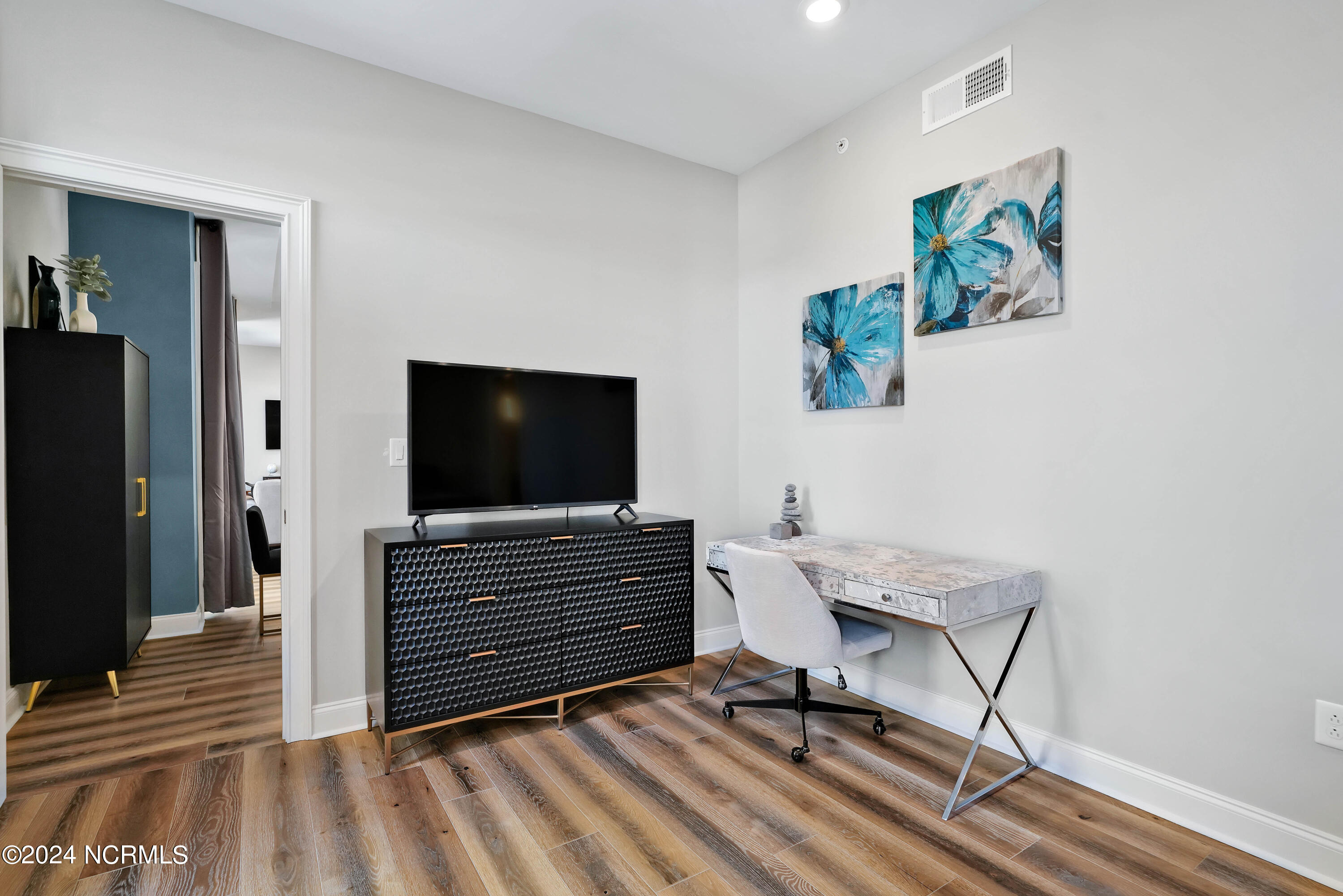 240 N Water Street Apt 853 Property Photo 25